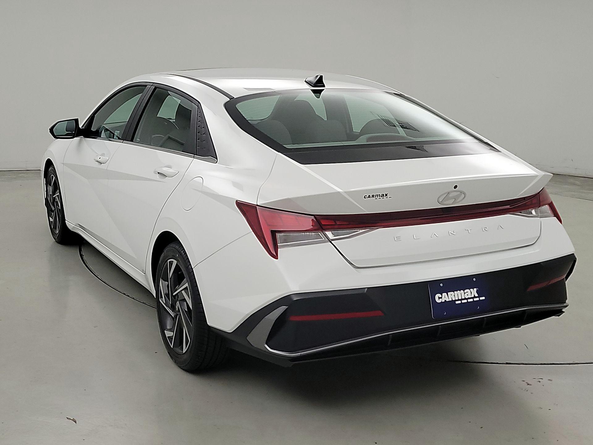 Thumbnail: 2024 Hyundai Elantra - 7