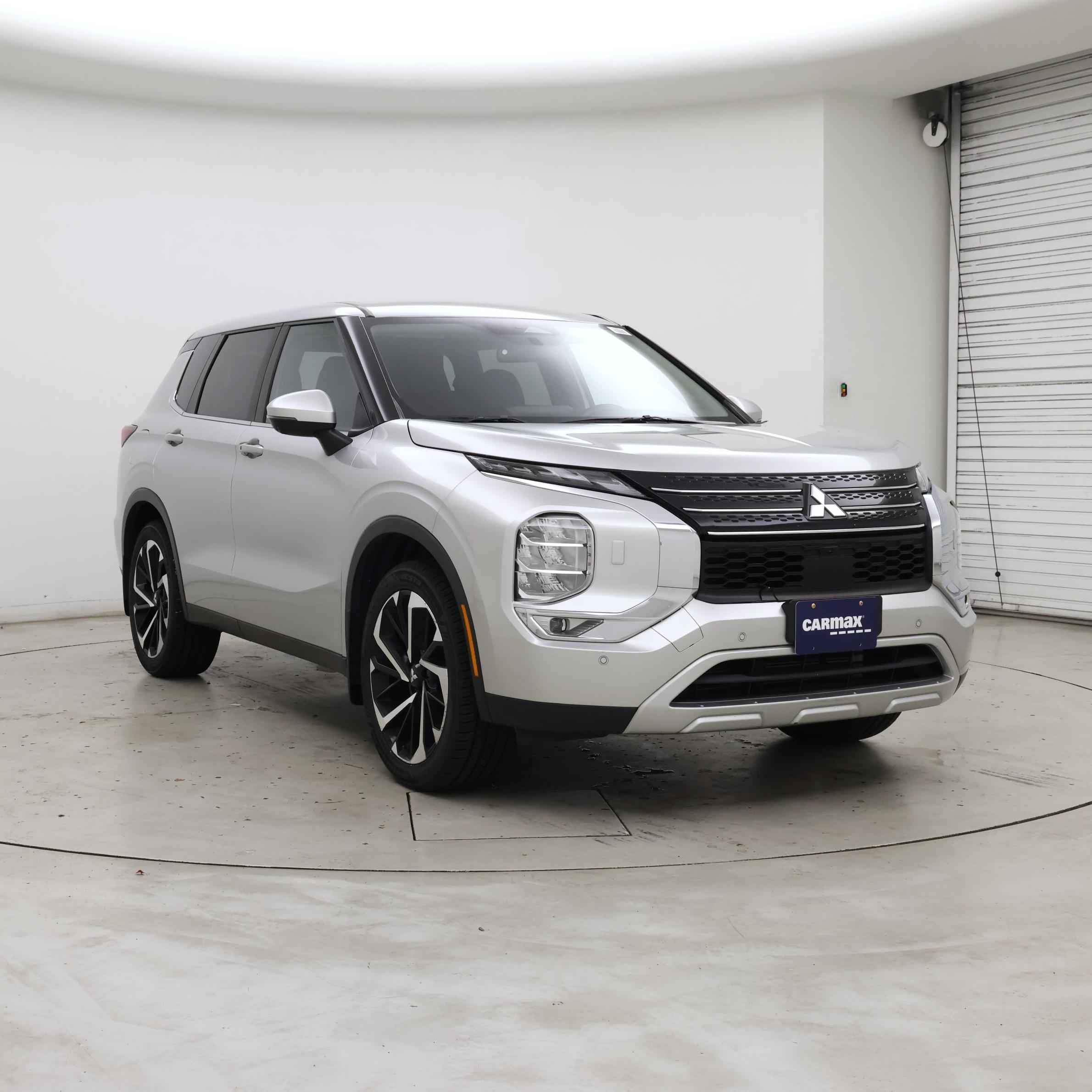 Silver 2024 Mitsubishi Outlander SUV / Crossover All-Wheel Drive Automatic