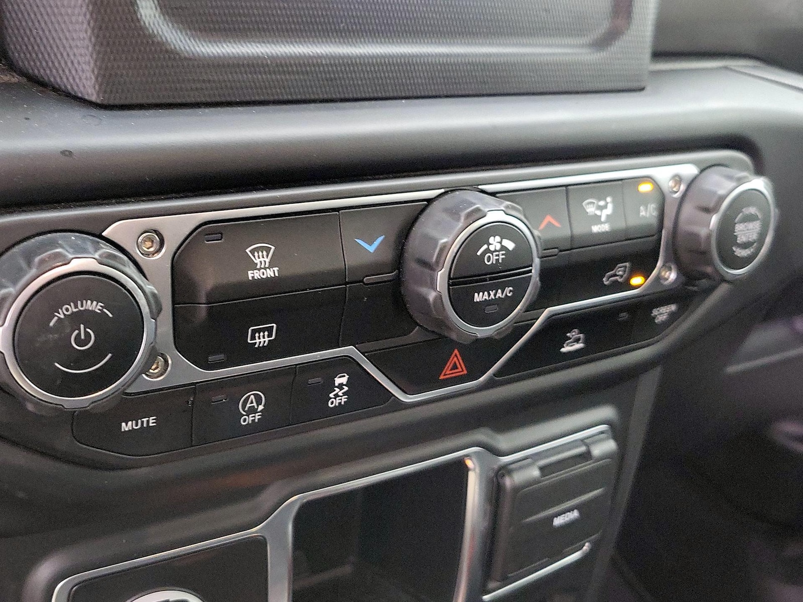 2023 Jeep Wrangler 4-Door Sport - Photo 17