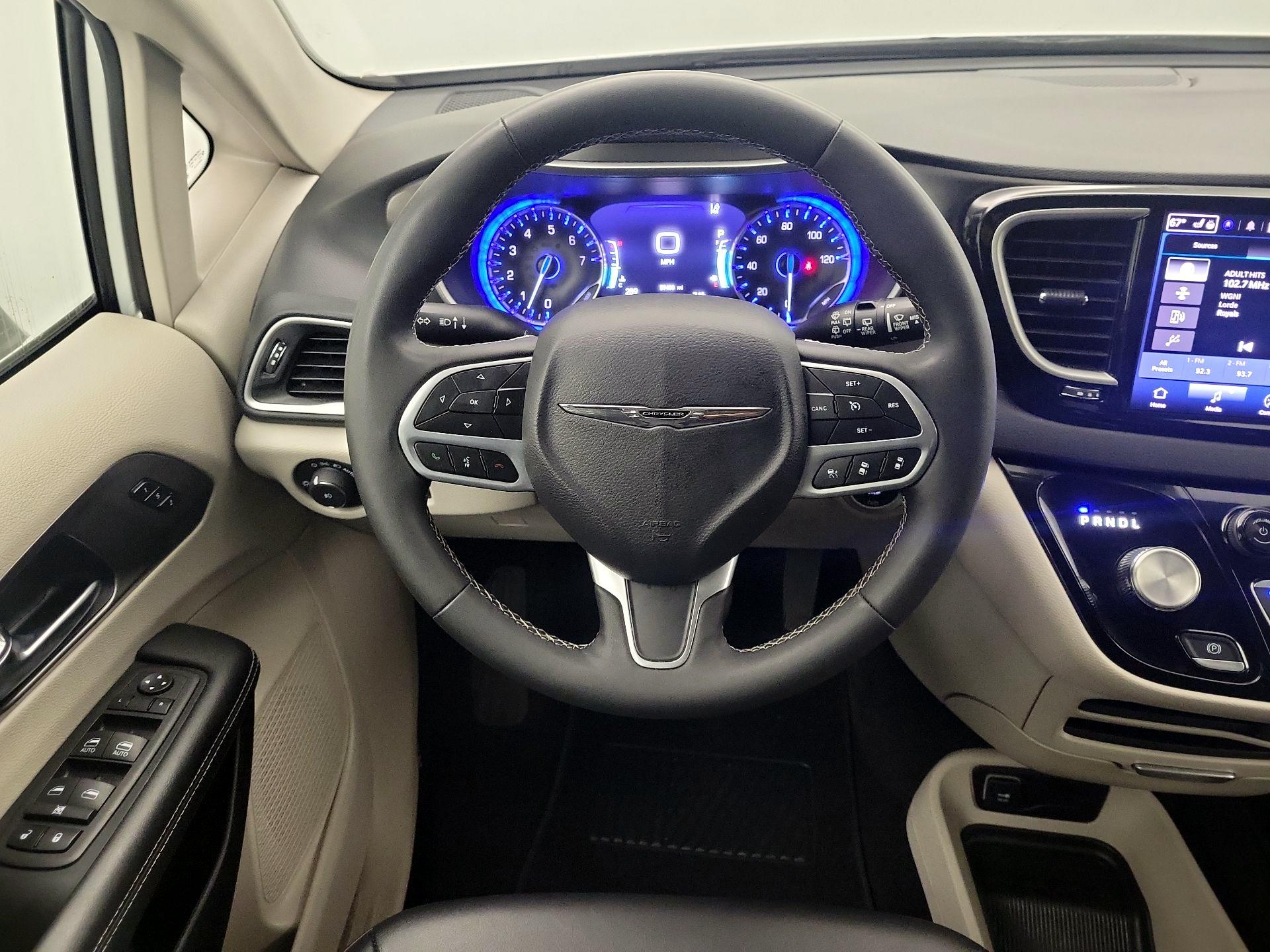 Thumbnail: 2024 Chrysler Pacifica - 10