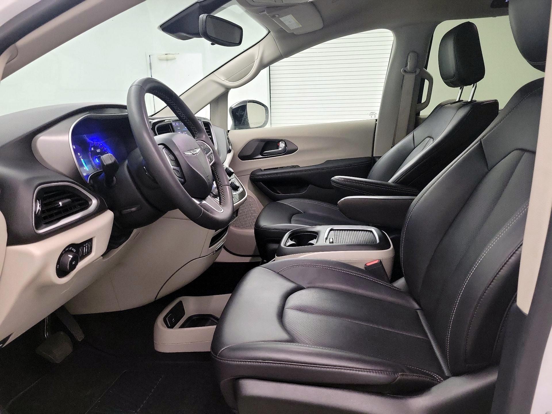 Thumbnail: 2024 Chrysler Pacifica - 11