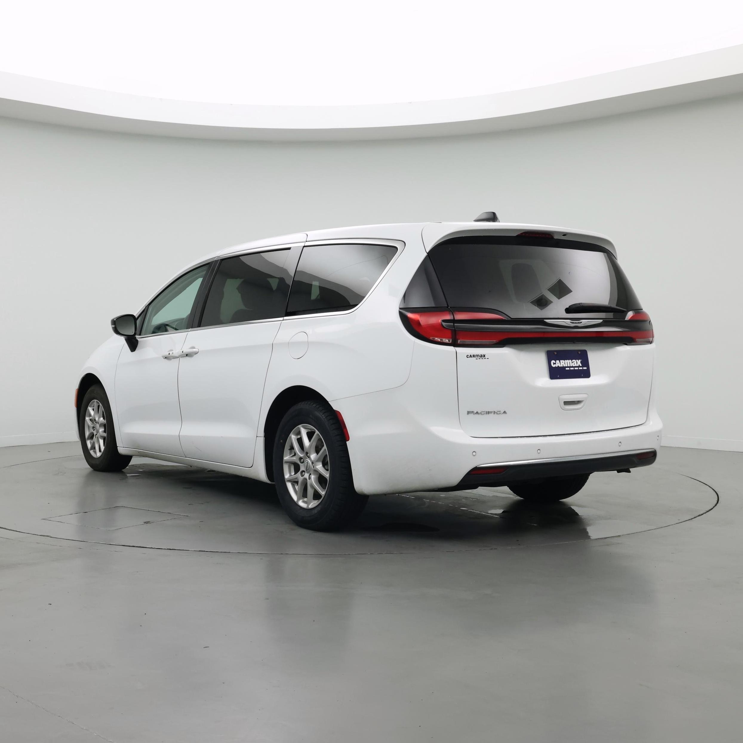 Thumbnail: 2024 Chrysler Pacifica - 2