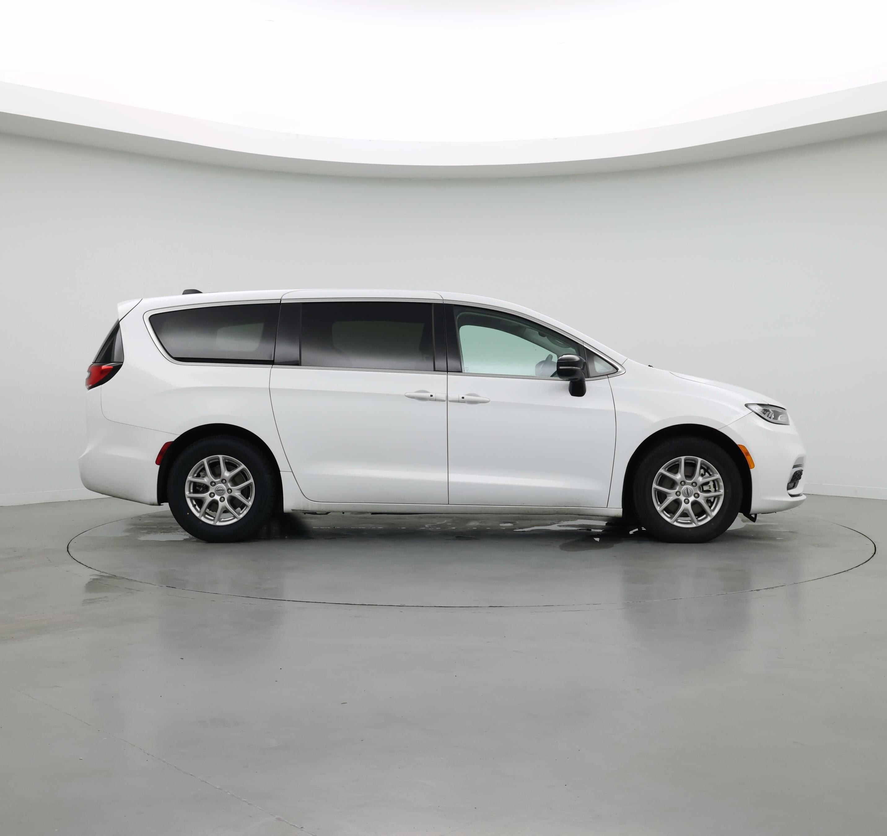 Thumbnail: 2024 Chrysler Pacifica - 7