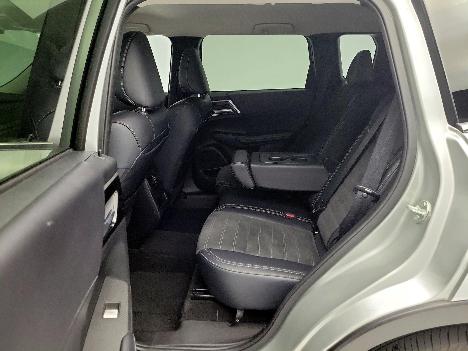 2024 Mitsubishi Outlander SE - Photo 20