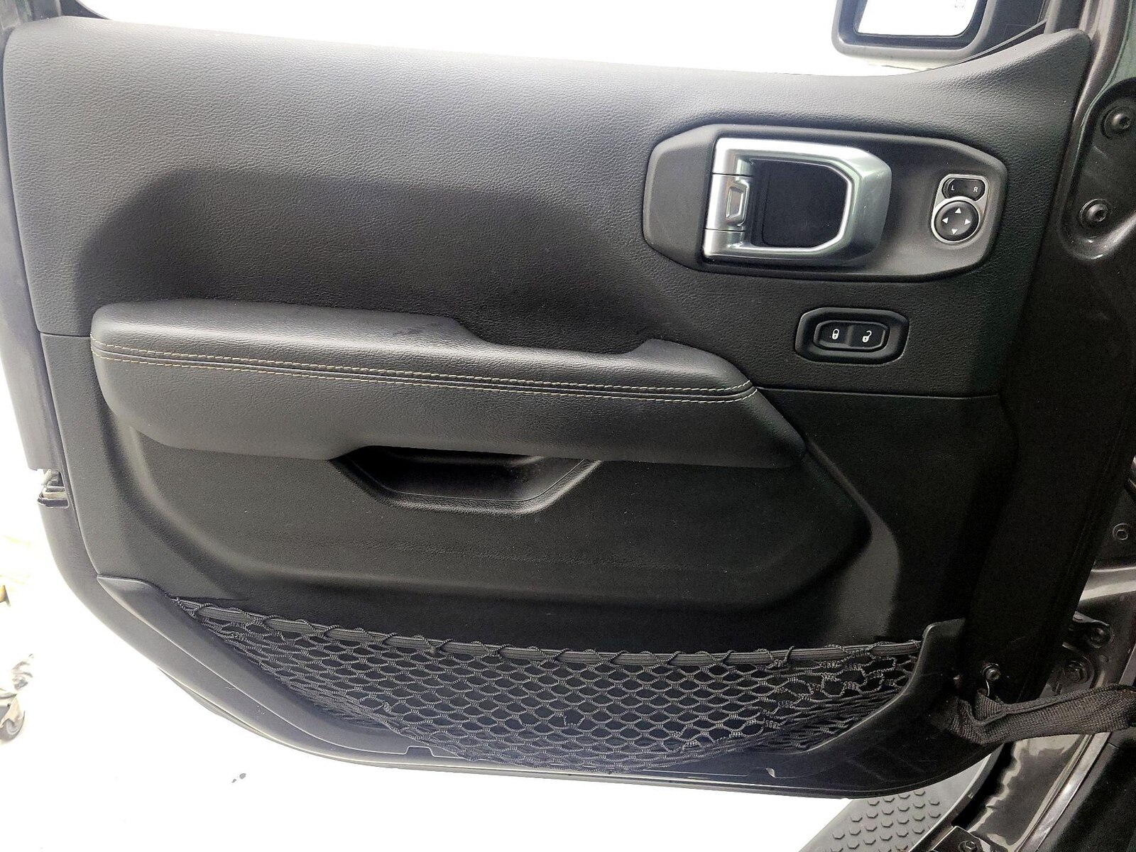 2022 Jeep Wrangler Unlimited Sahara - Photo 13