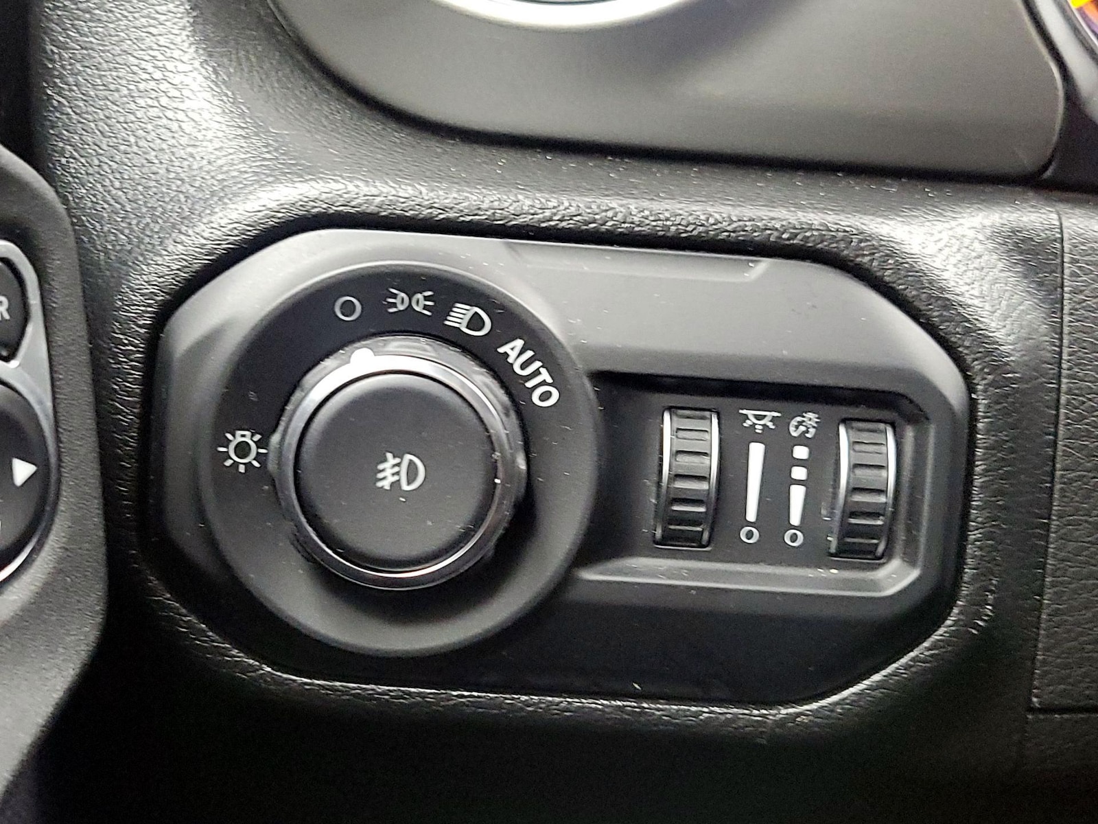 2022 Jeep Wrangler Unlimited Sahara - Photo 14