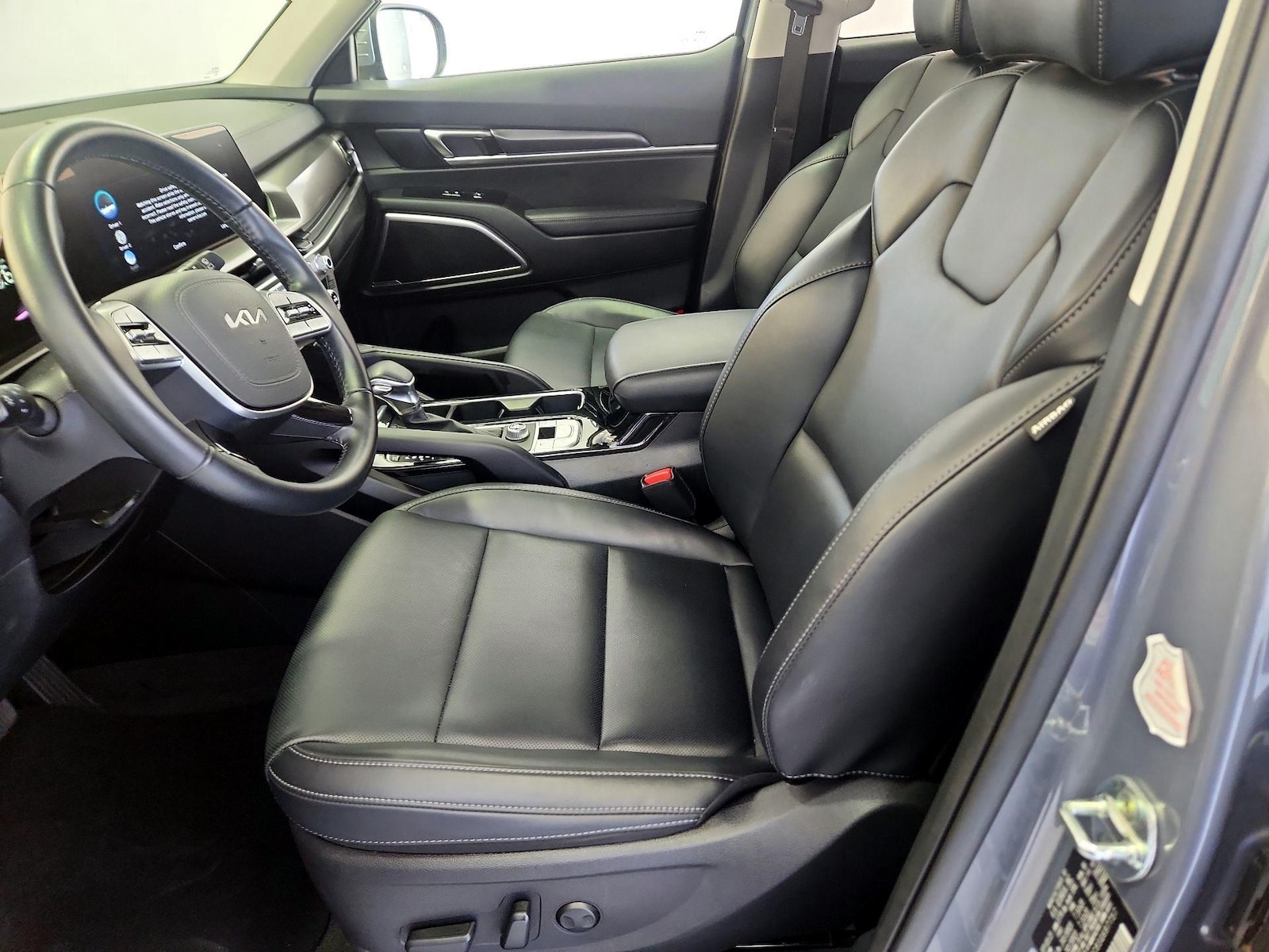 2025 Kia Telluride S - Photo 12