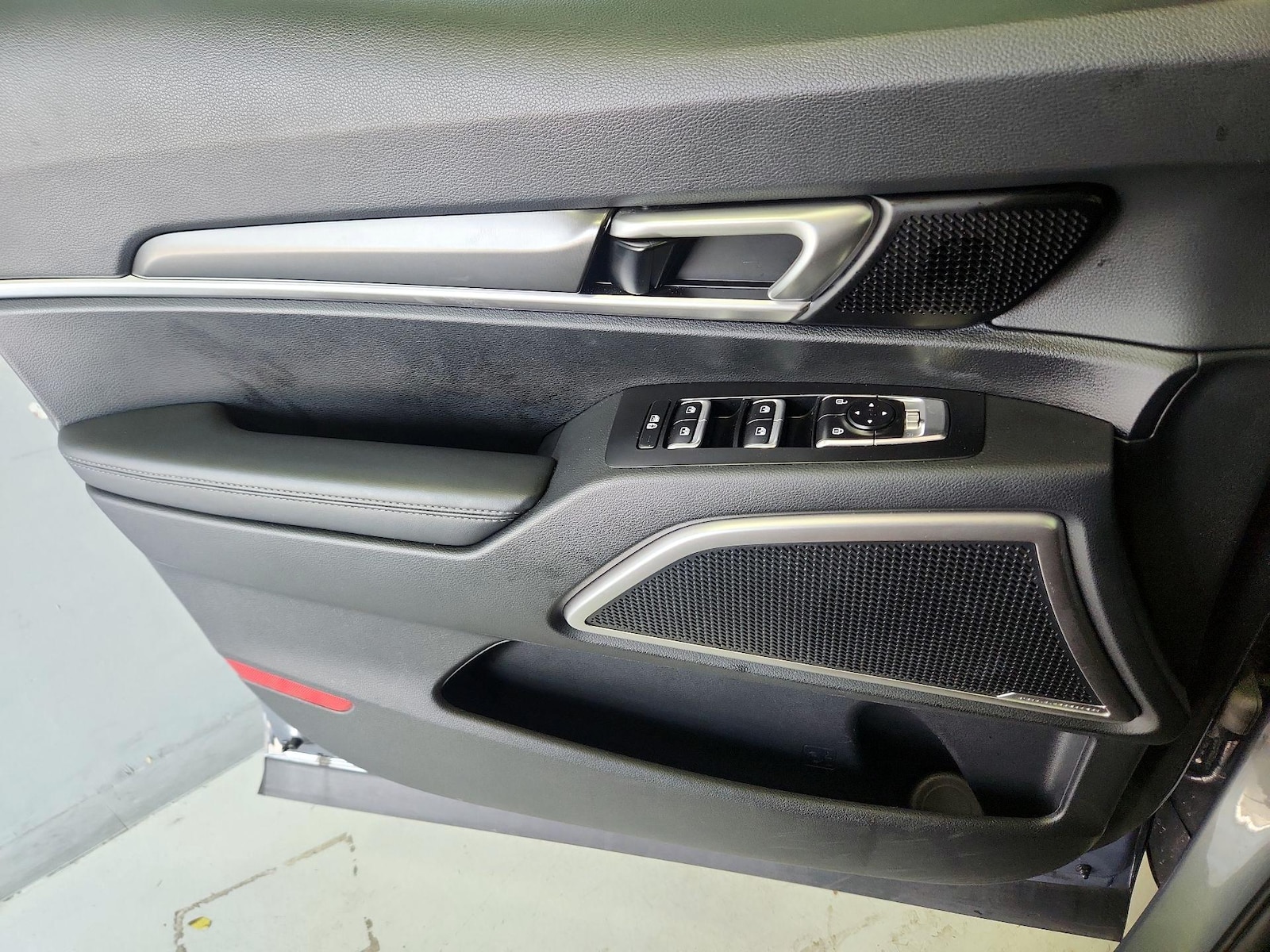 2025 Kia Telluride S - Photo 13