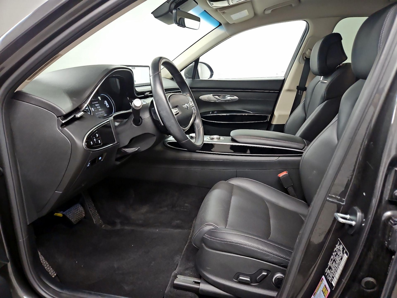 2025 GENESIS GV70 Standard - Photo 12