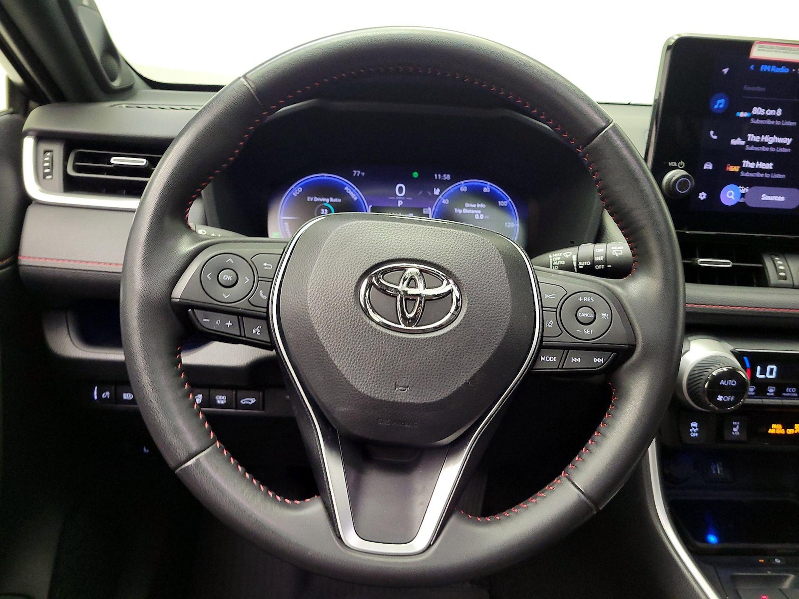 2023 Toyota RAV4 XSE - Photo 11
