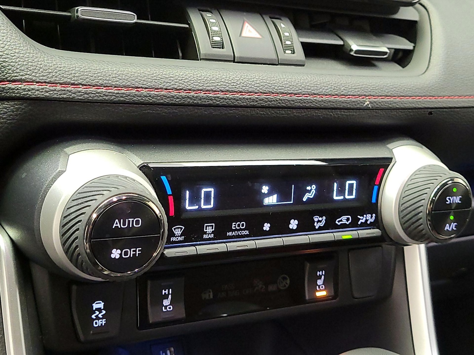 2023 Toyota RAV4 XSE - Photo 18