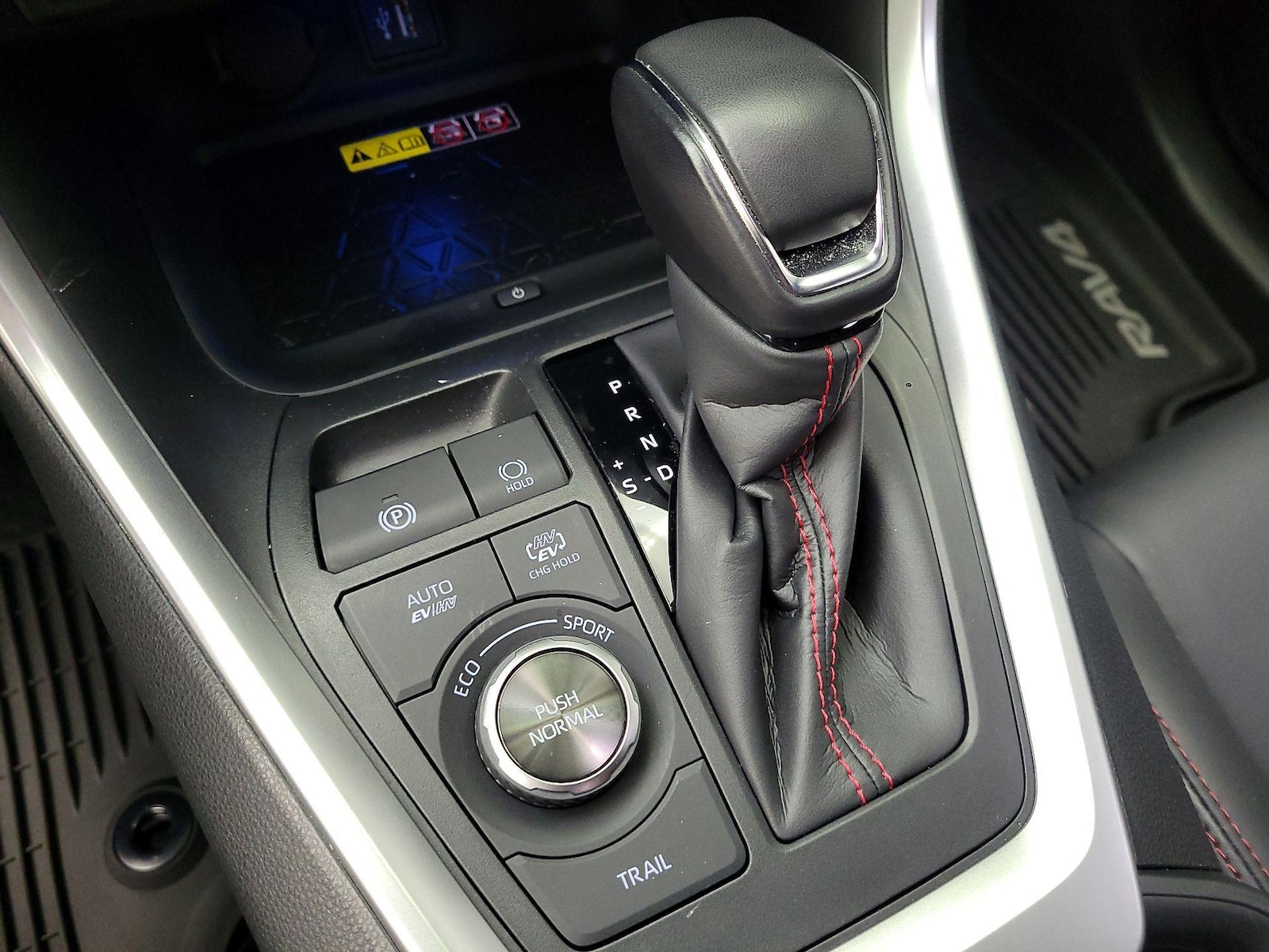2023 Toyota RAV4 XSE - Photo 19