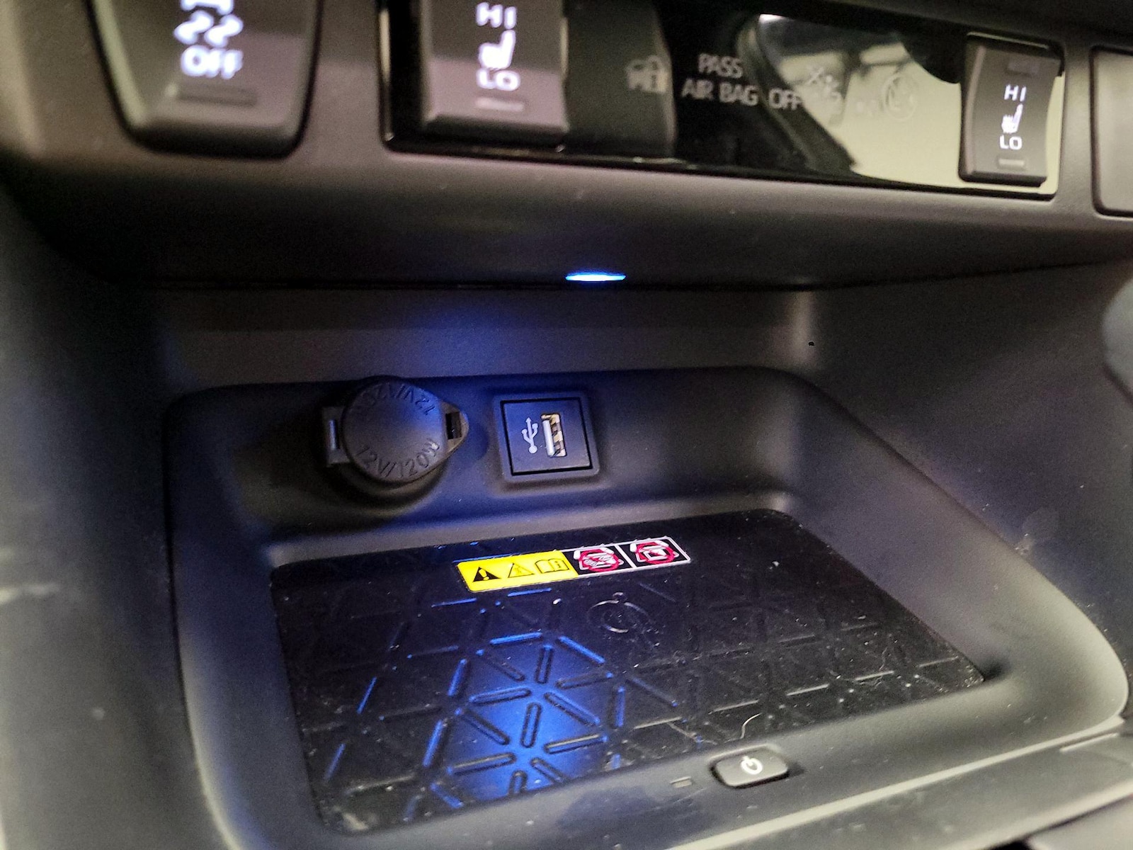2023 Toyota RAV4 XSE - Photo 20