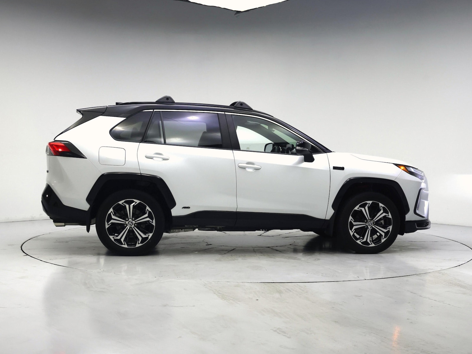 2023 Toyota RAV4 XSE - Photo 8