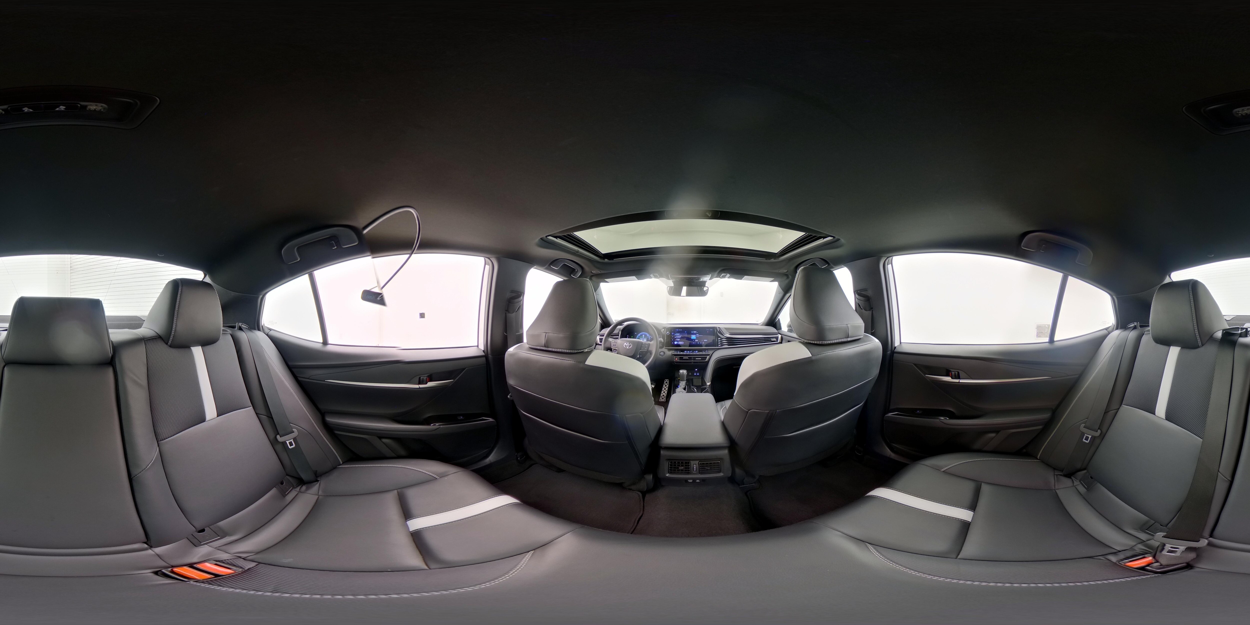 2025 Toyota Camry SE - Photo 23