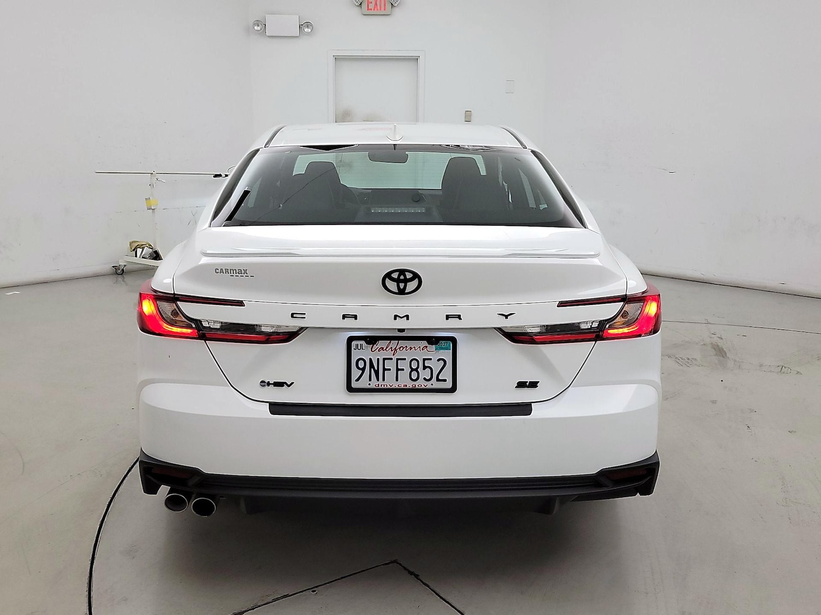 2025 Toyota Camry SE - Photo 6