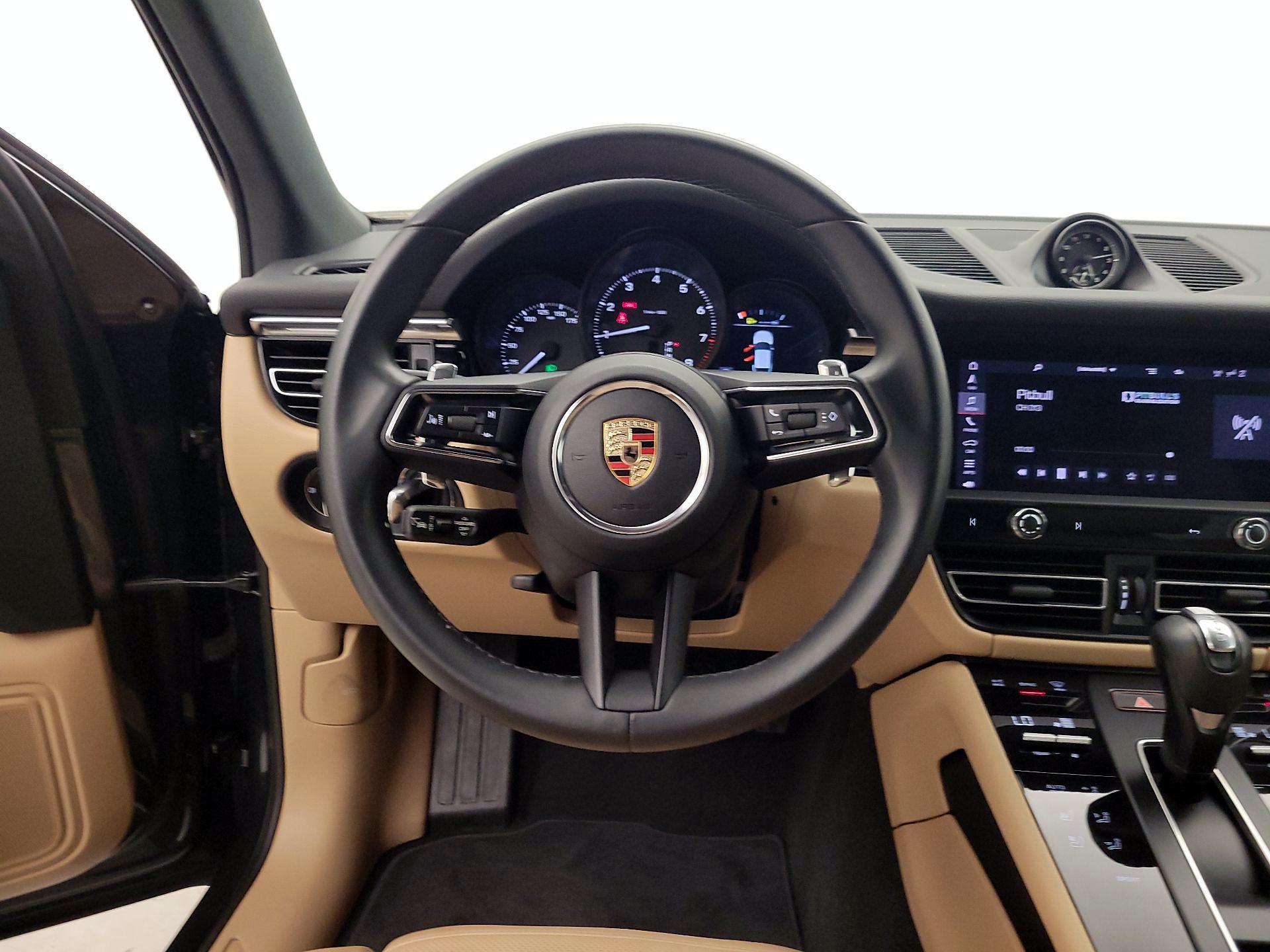 Thumbnail: 2025 Porsche Macan - 10