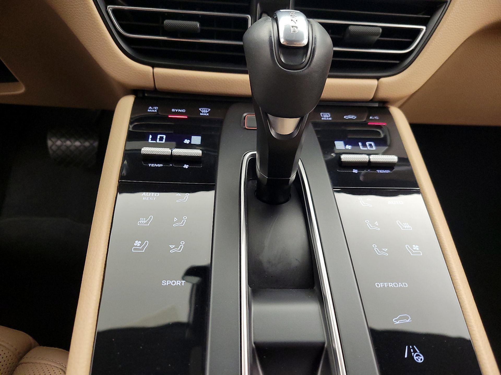 Thumbnail: 2025 Porsche Macan - 17