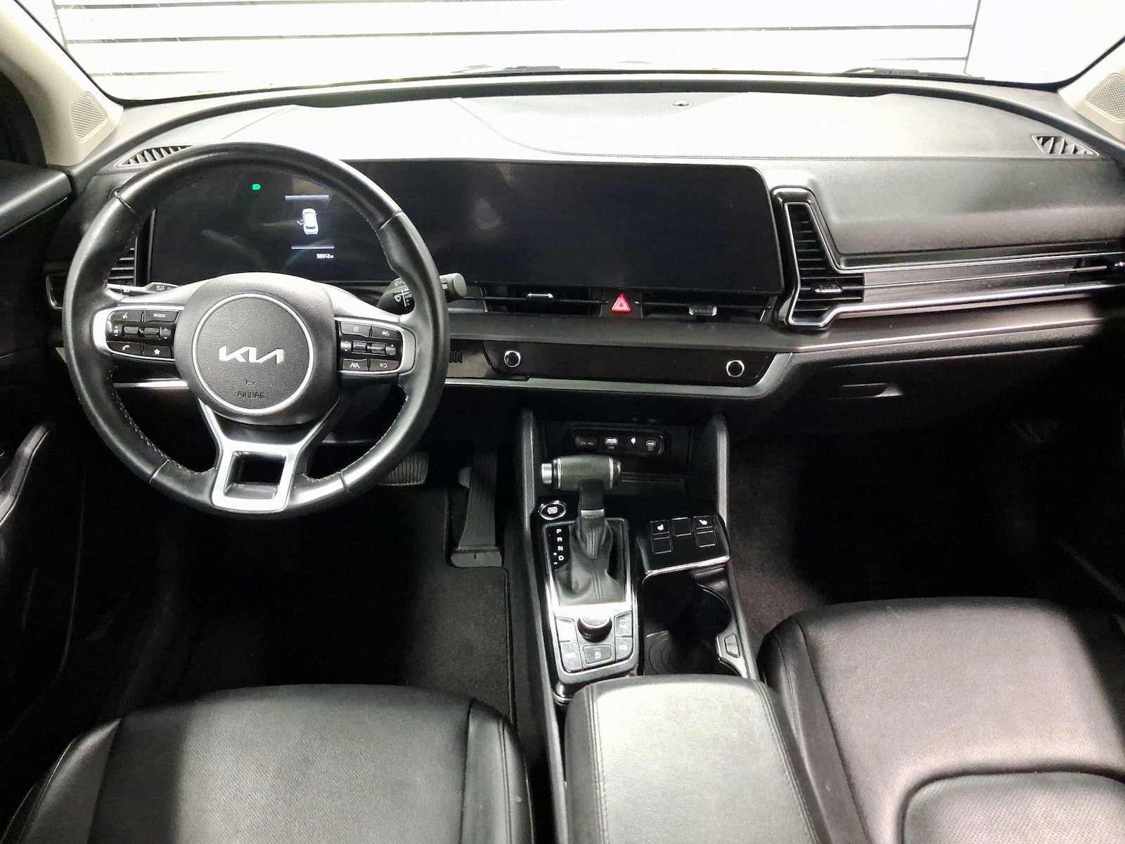 2024 Kia Sportage EX - Photo 10