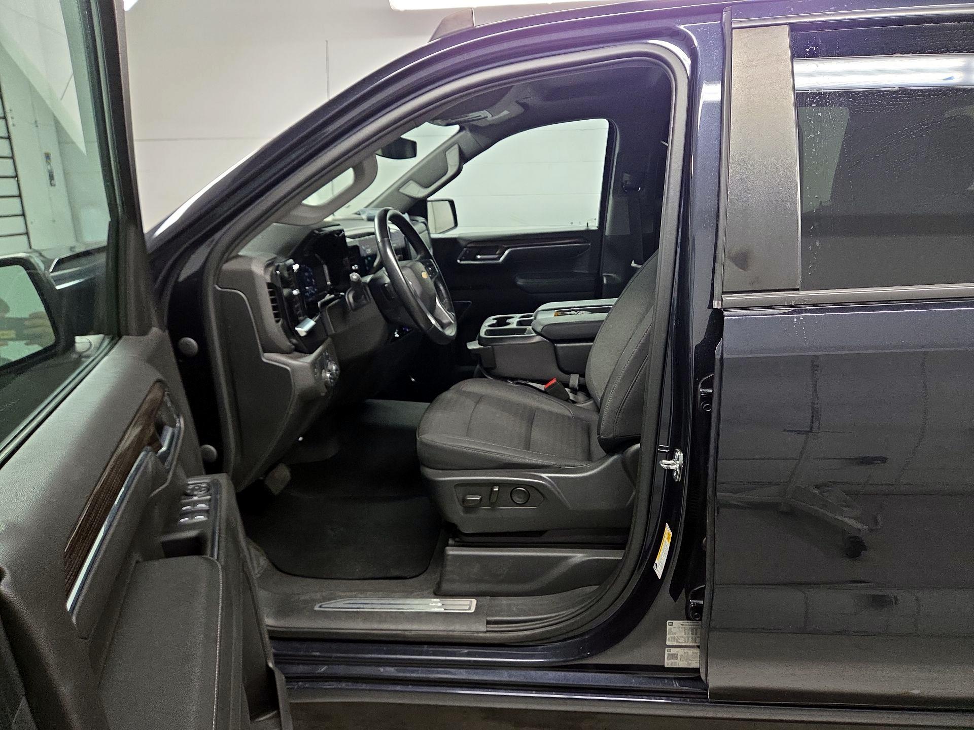 Thumbnail: 2023 Chevrolet Silverado 1500 - 9