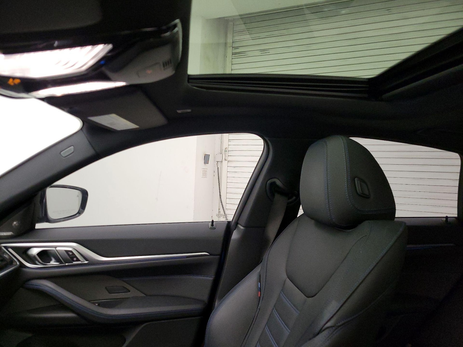 Sunroof(s) & Overhead Airbags