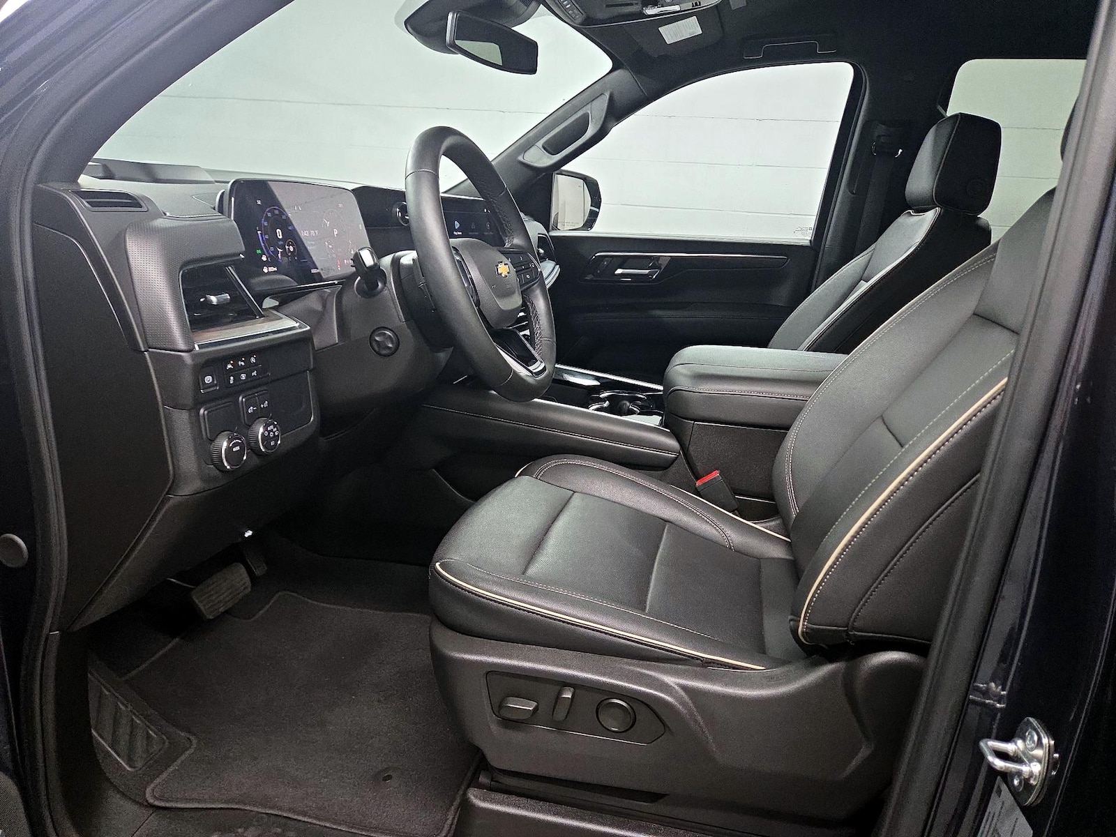2025 Chevrolet Tahoe Premier - Photo 10
