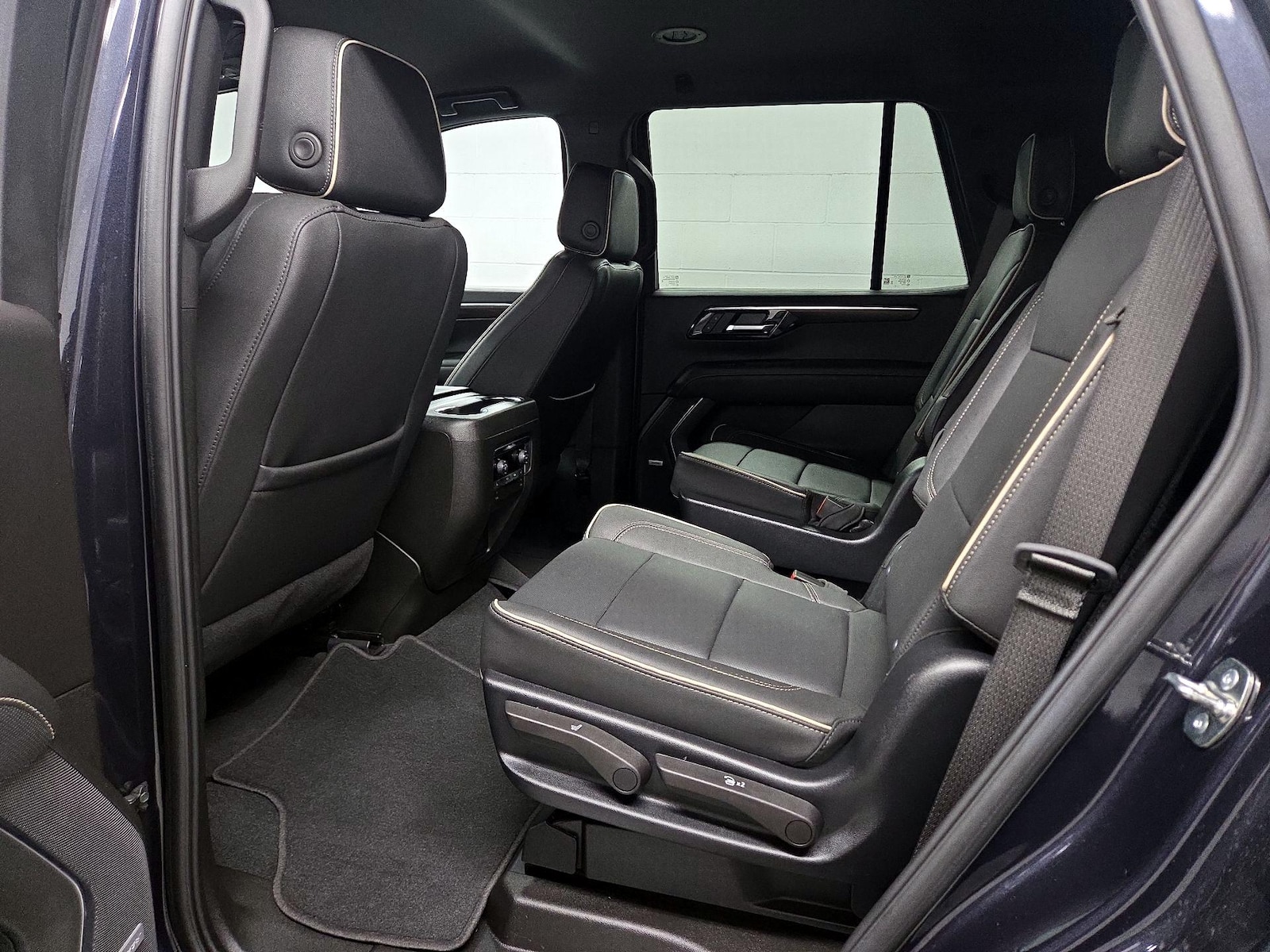 2025 Chevrolet Tahoe Premier - Photo 19