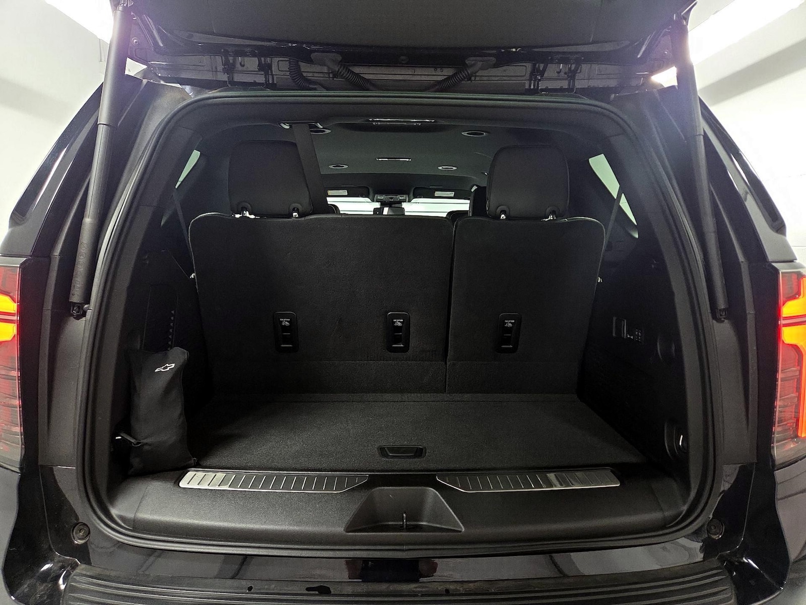2025 Chevrolet Tahoe Premier - Photo 21