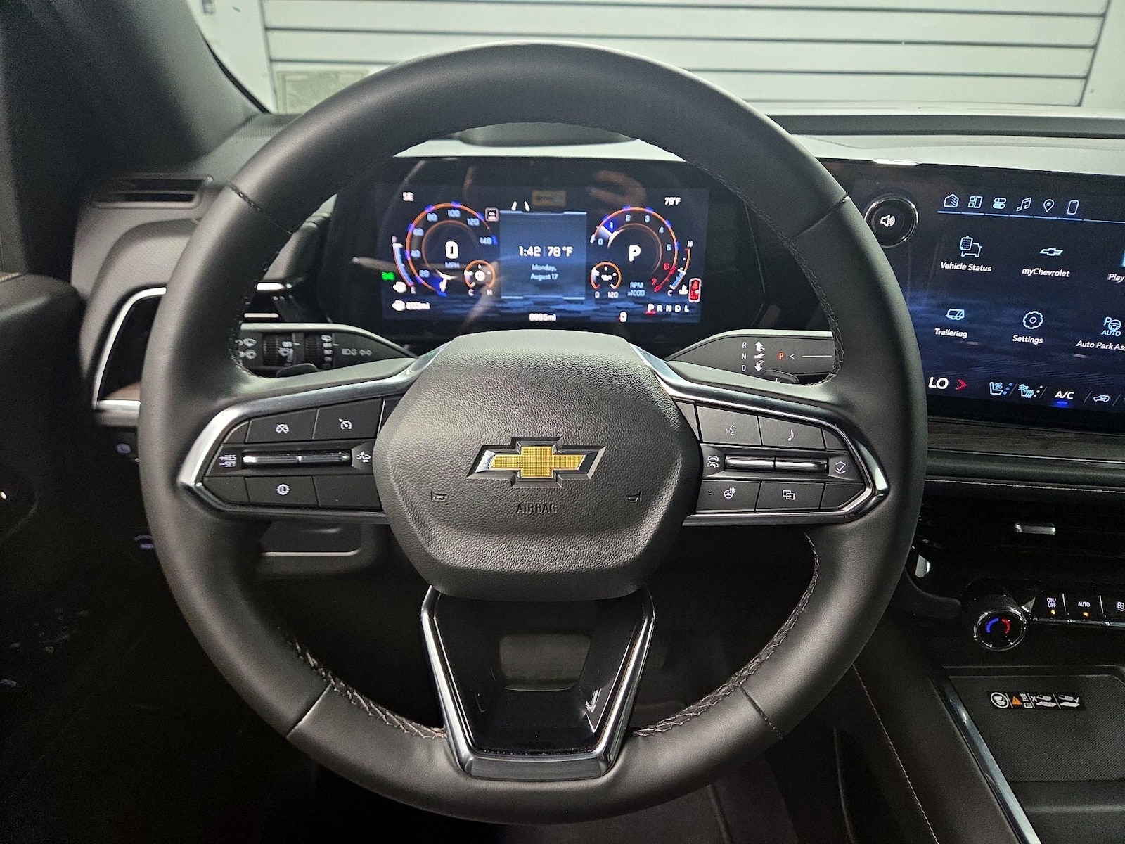 2025 Chevrolet Tahoe Premier - Photo 9