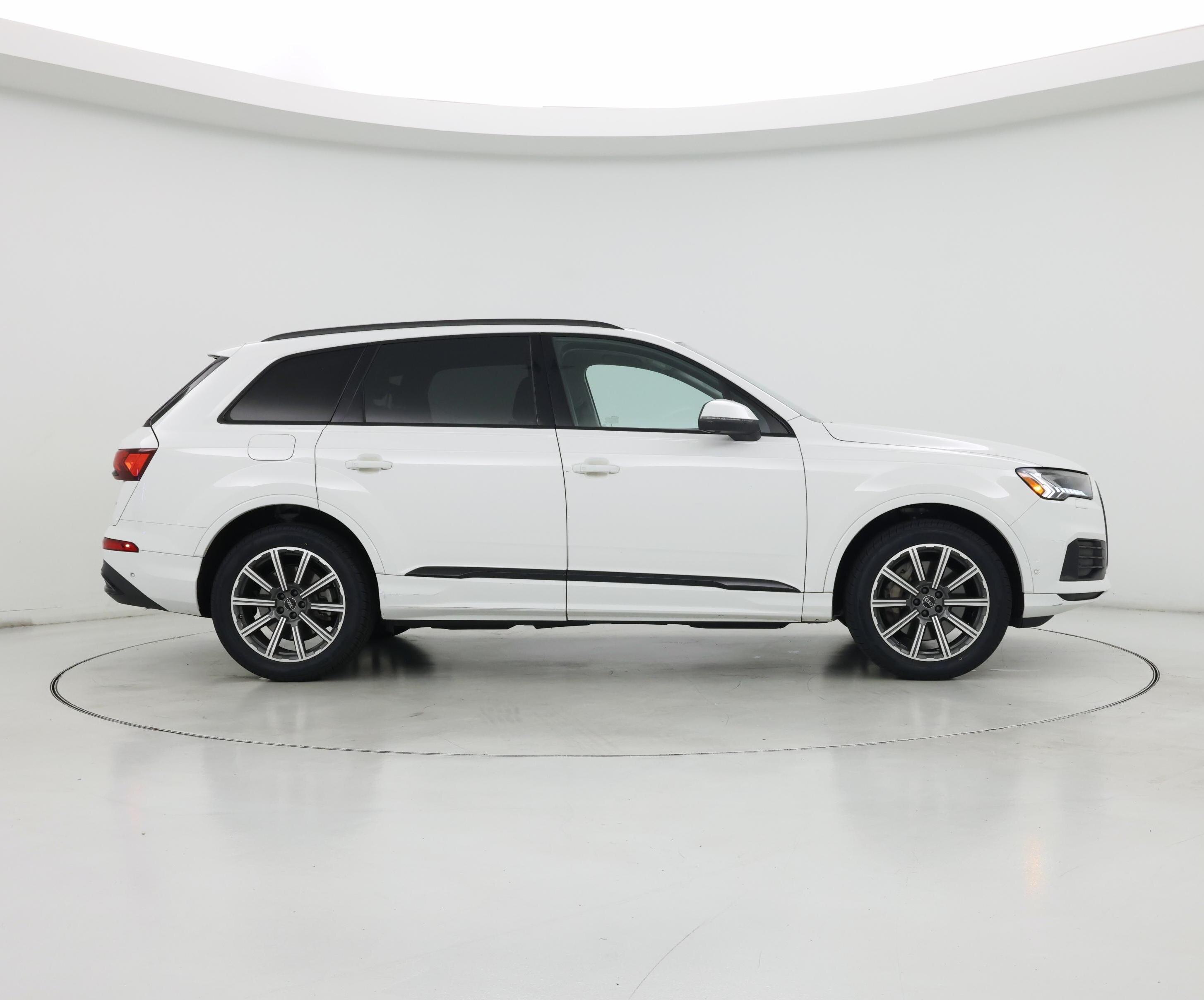Thumbnail: 2023 Audi Q7 - 7