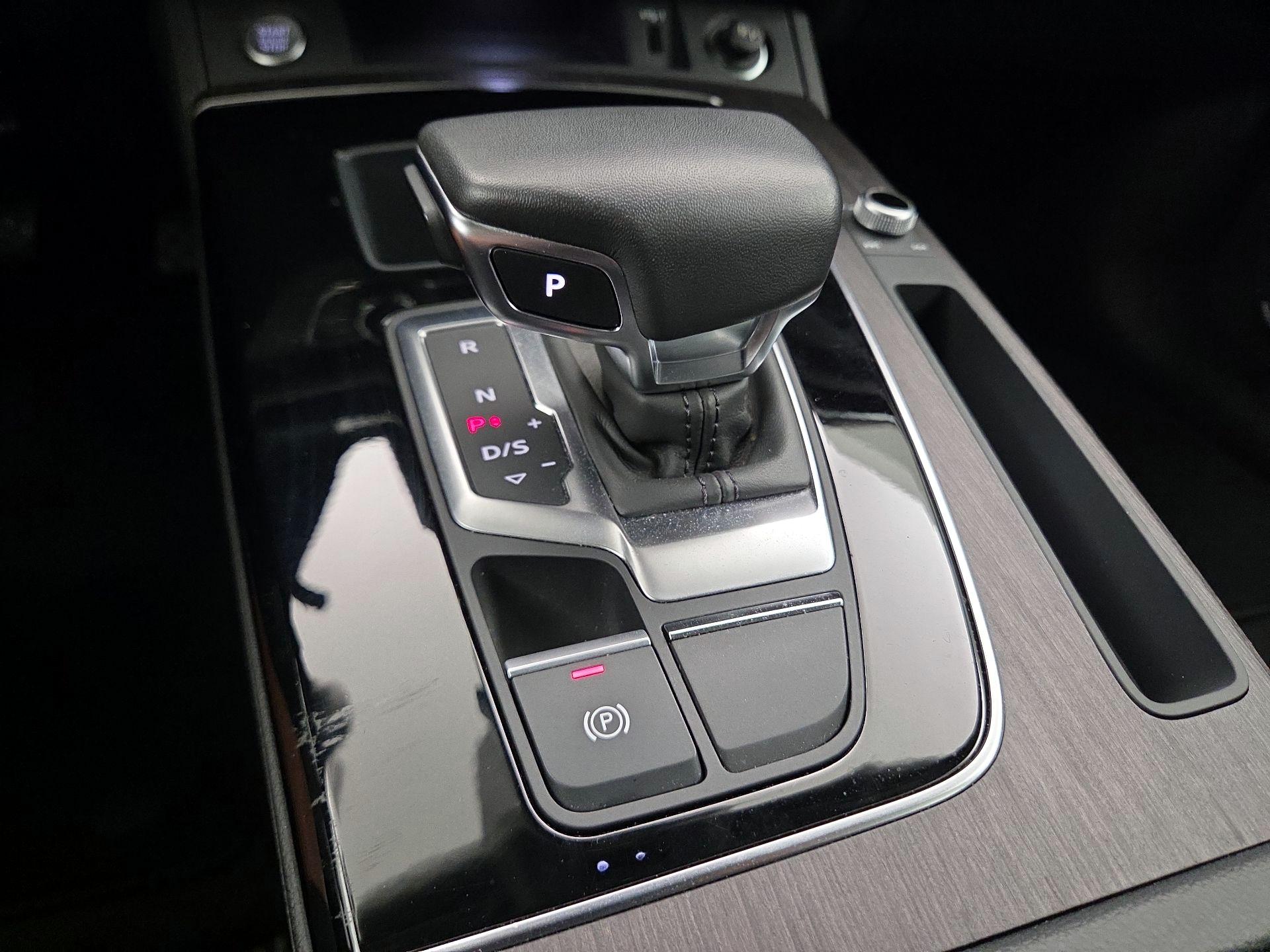 Thumbnail: 2023 Audi Q5 - 17
