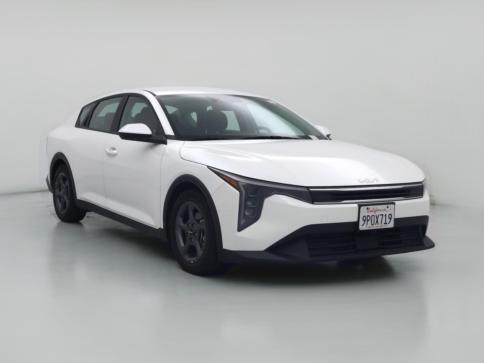 2025 Kia K4 LXS - Photo 1