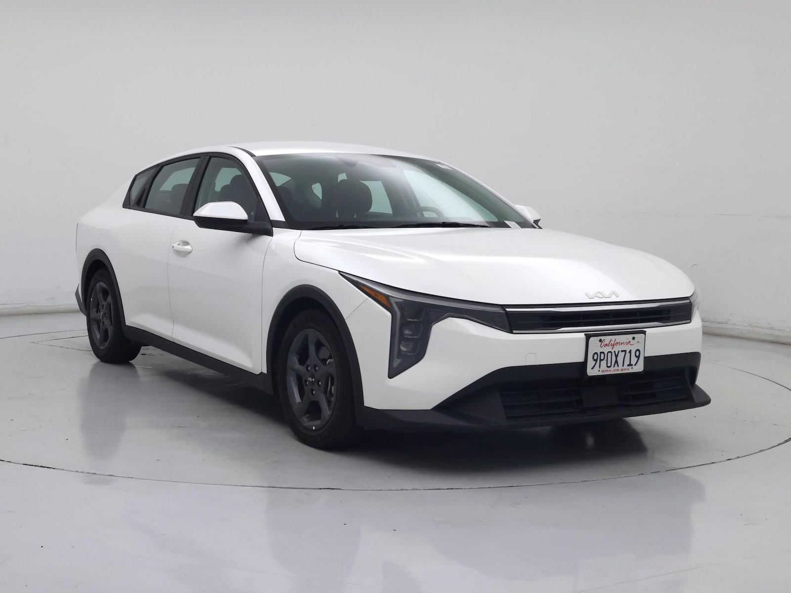 2025 Kia K4 LXS - Photo 2