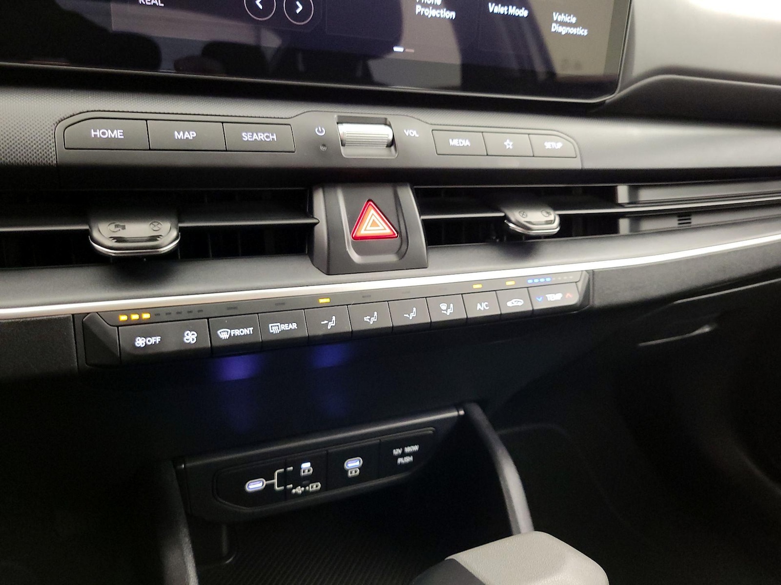 2025 Kia K4 LXS - Photo 17