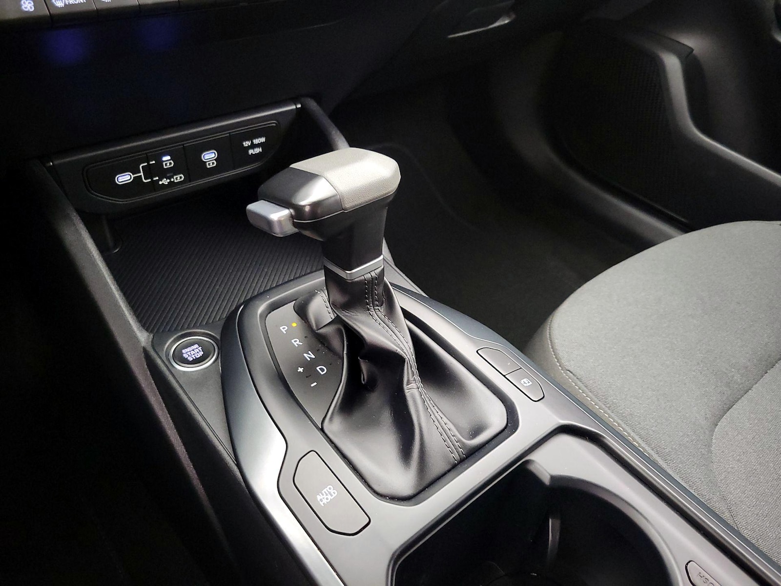 2025 Kia K4 LXS - Photo 18