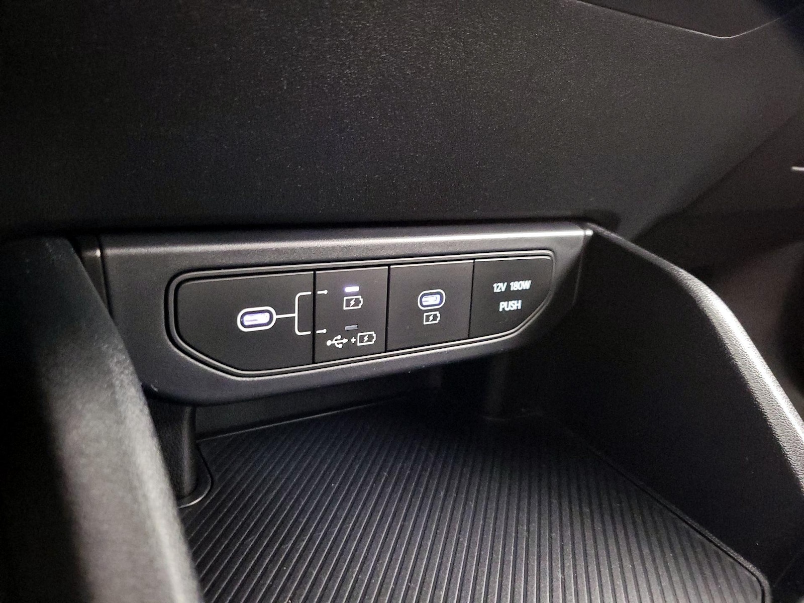 2025 Kia K4 LXS - Photo 19