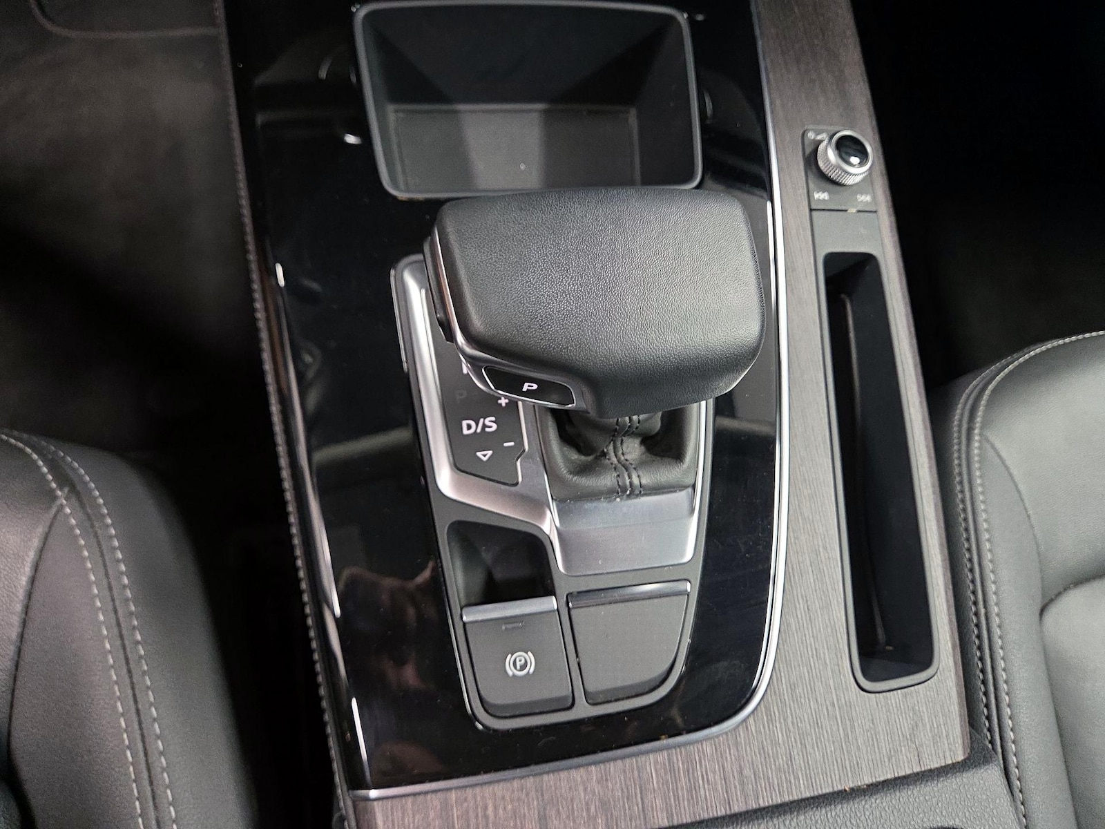2022 Audi Q5 Premium Plus - Photo 16