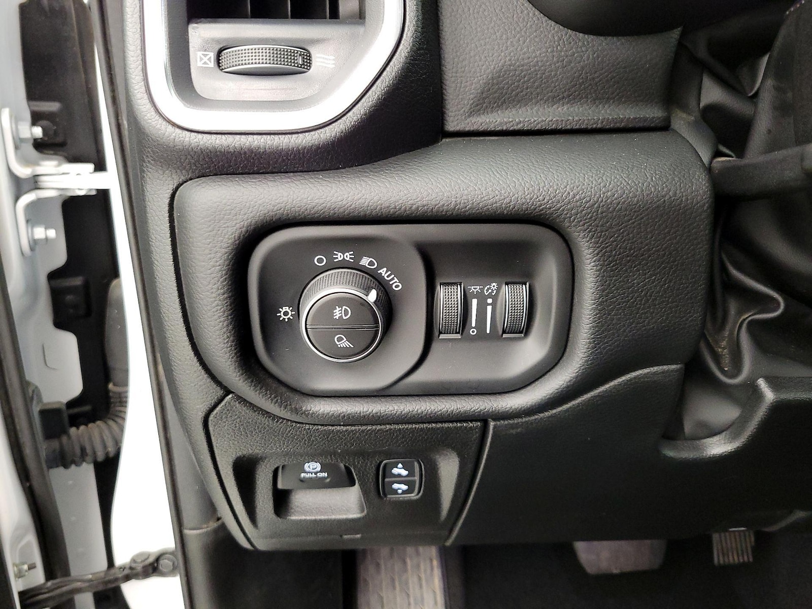 2026 RAM Ram 1500 Pickup Laramie - Photo 14