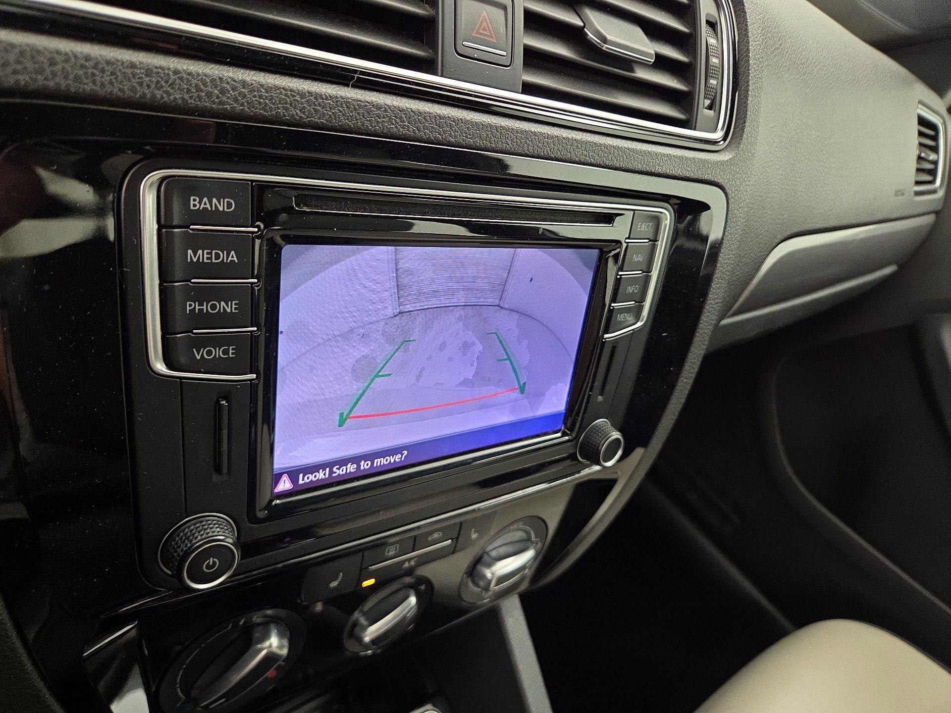 Thumbnail: 2016 Volkswagen Jetta - 15
