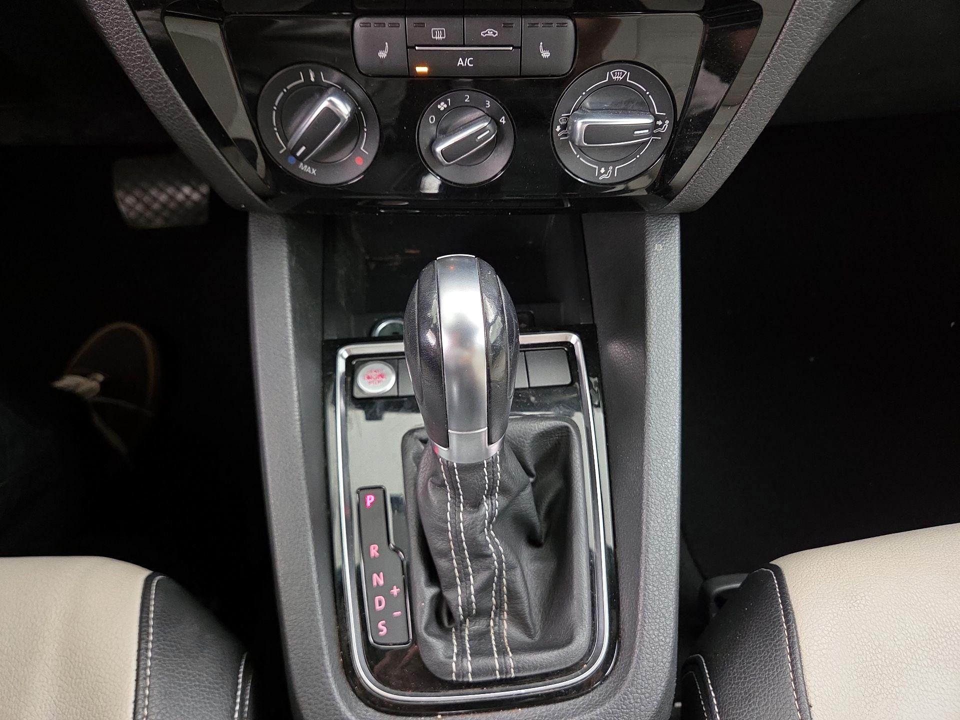 Thumbnail: 2016 Volkswagen Jetta - 18