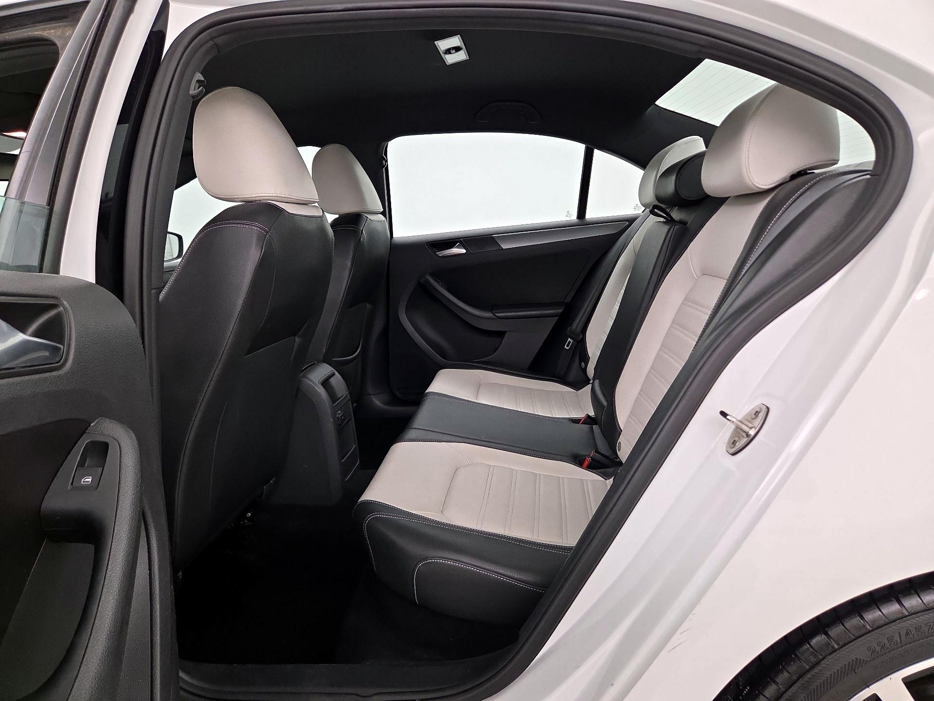 Thumbnail: 2016 Volkswagen Jetta - 20