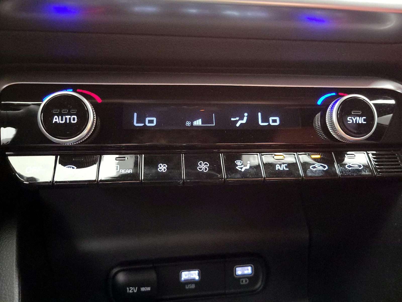 2024 Kia K5 GT-Line - Photo 16