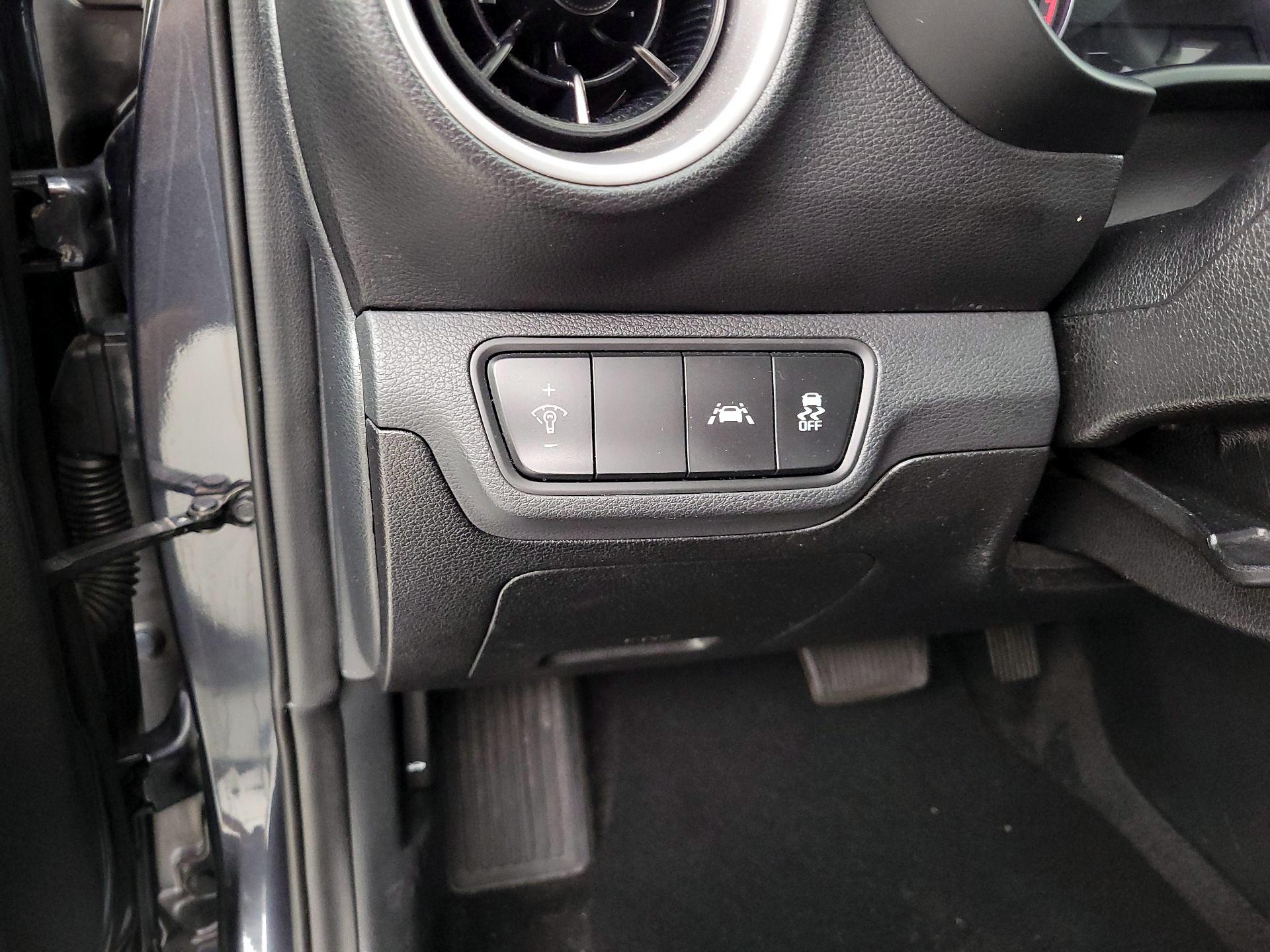 Thumbnail: 2020 Kia Forte - 11