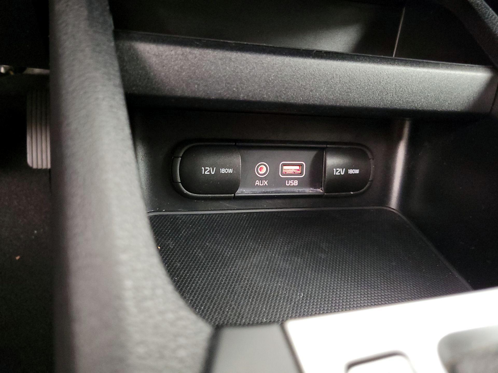 Thumbnail: 2020 Kia Forte - 16