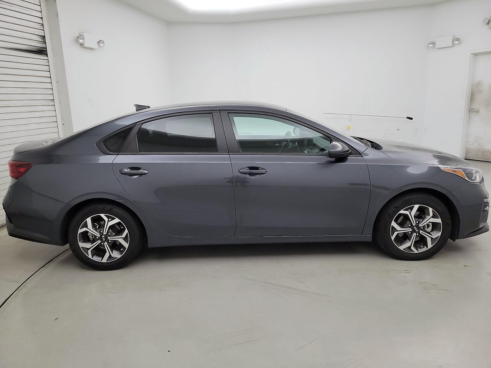 Thumbnail: 2020 Kia Forte - 4
