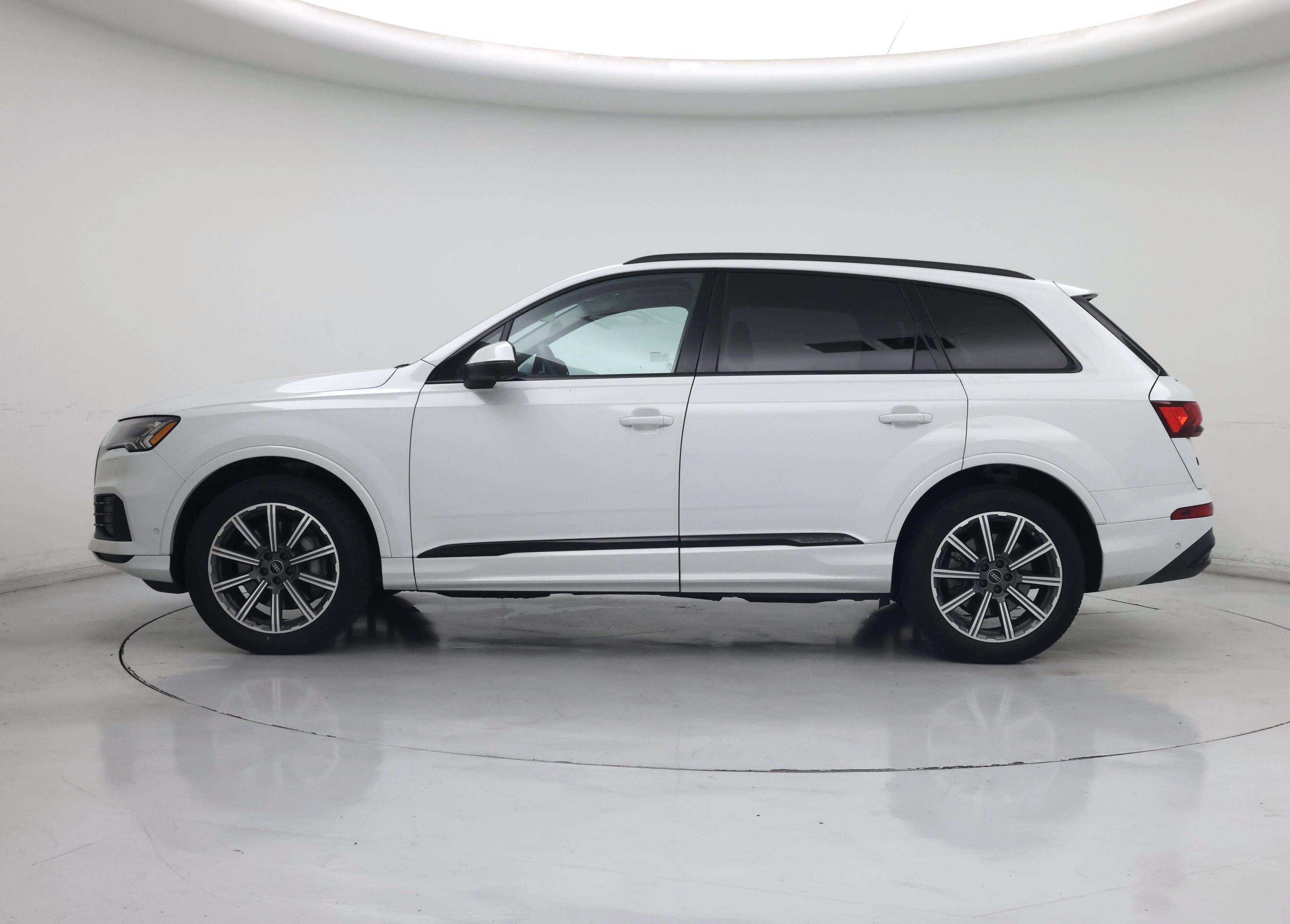 Thumbnail: 2023 Audi Q7 - 3
