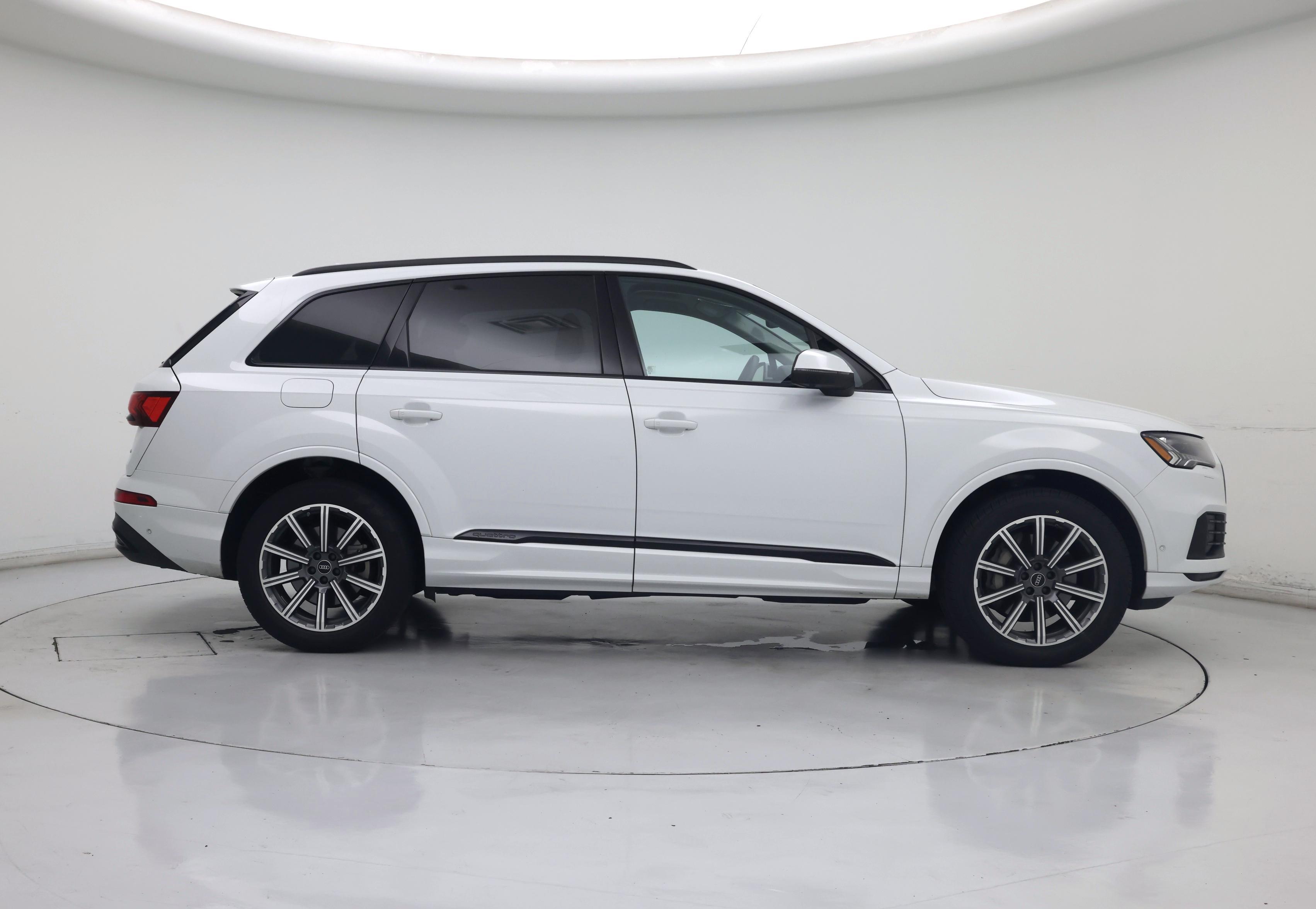 Thumbnail: 2023 Audi Q7 - 7