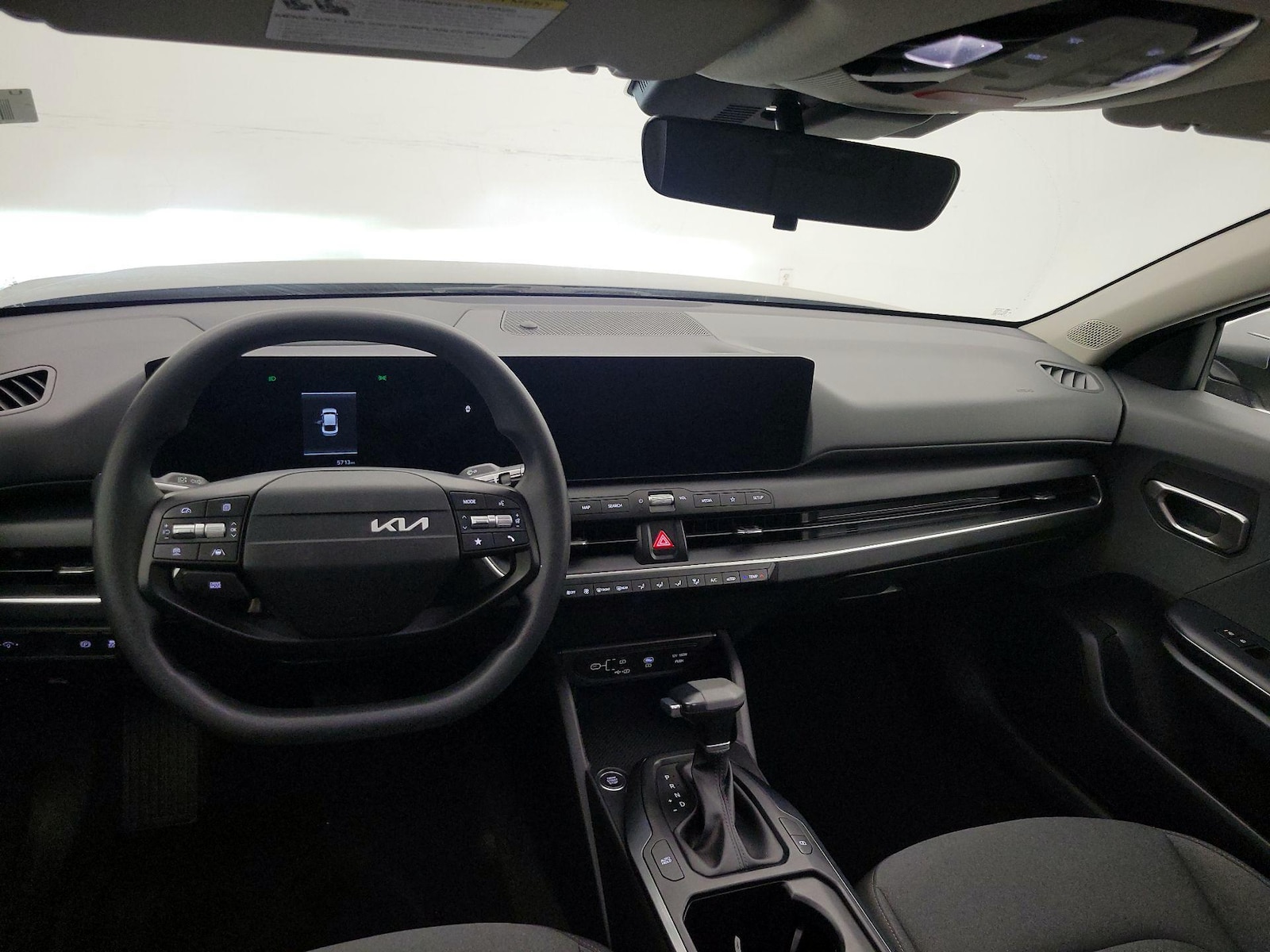 2025 Kia K4 LXS - Photo 10