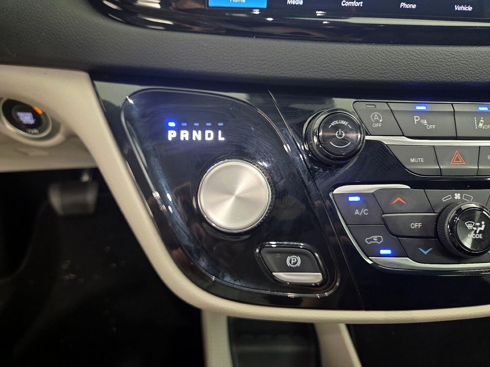 2024 Chrysler Pacifica Touring L - Photo 18