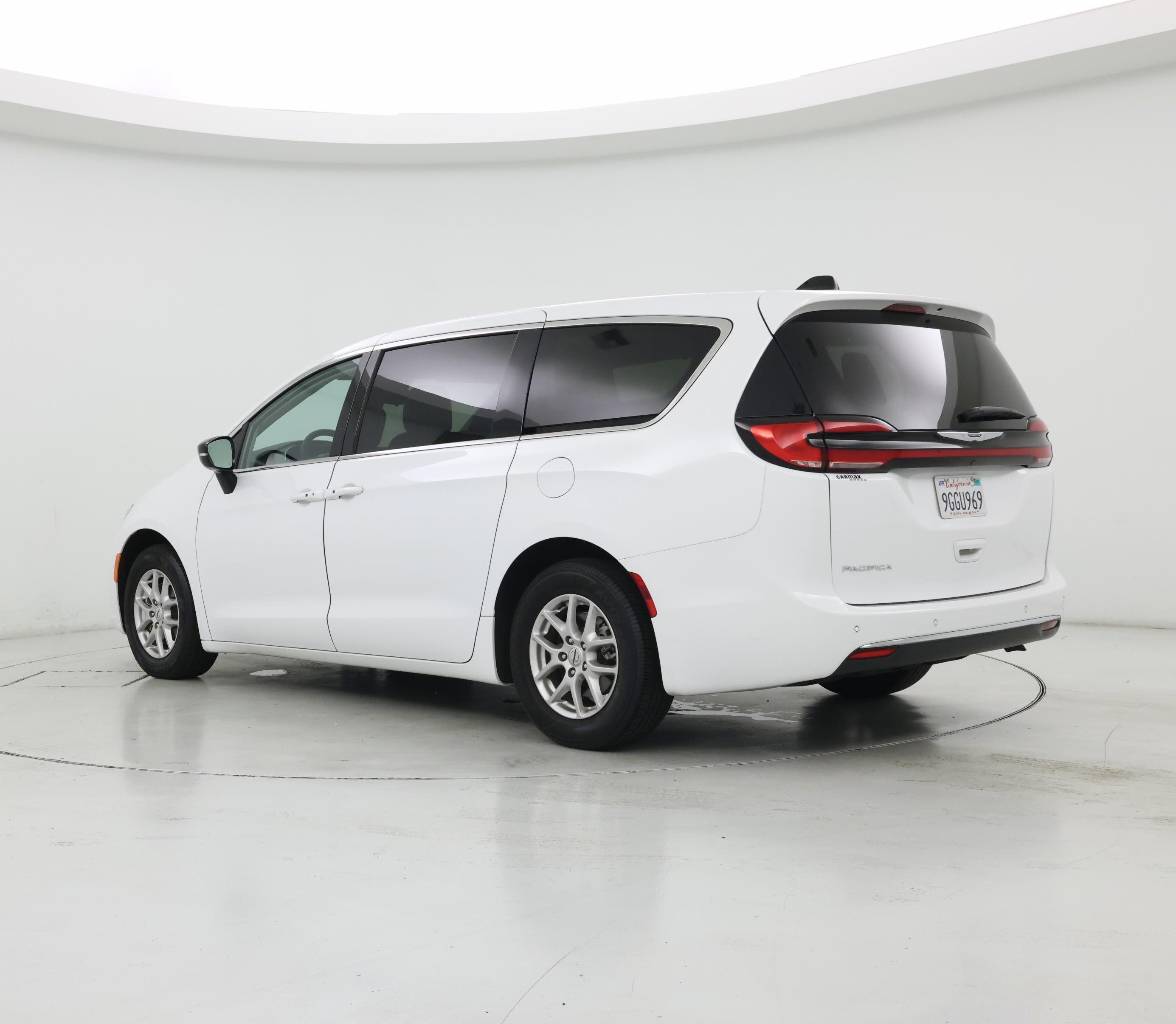 Thumbnail: 2024 Chrysler Pacifica - 2